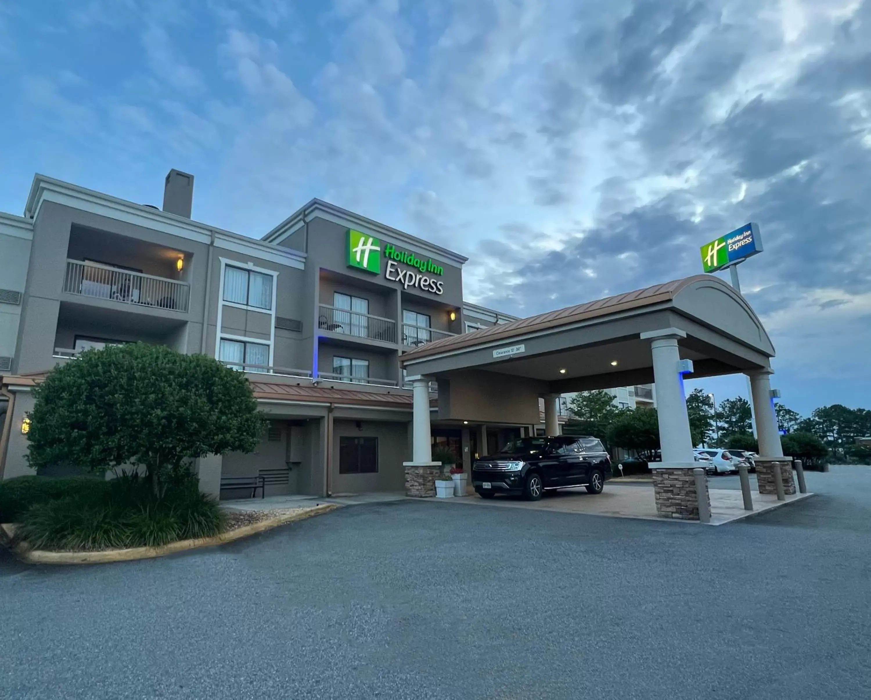 Property Building in Holiday Inn Express Tifton, an IHG Hotel