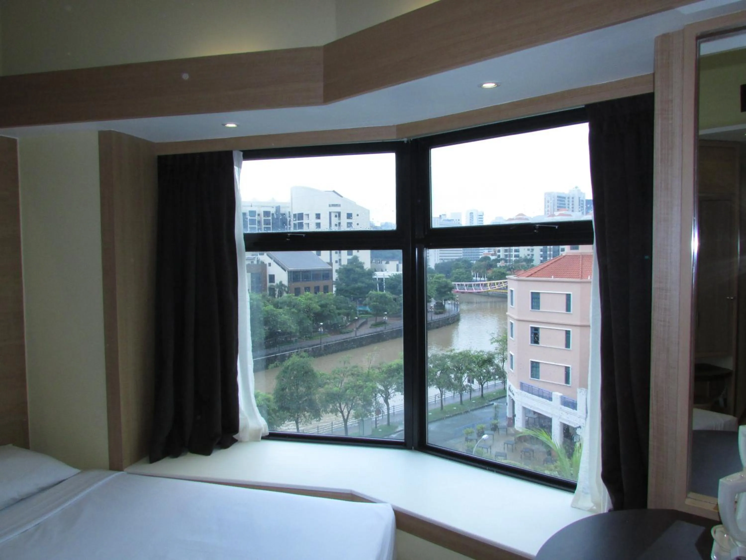 Bed in Robertson Quay Hotel