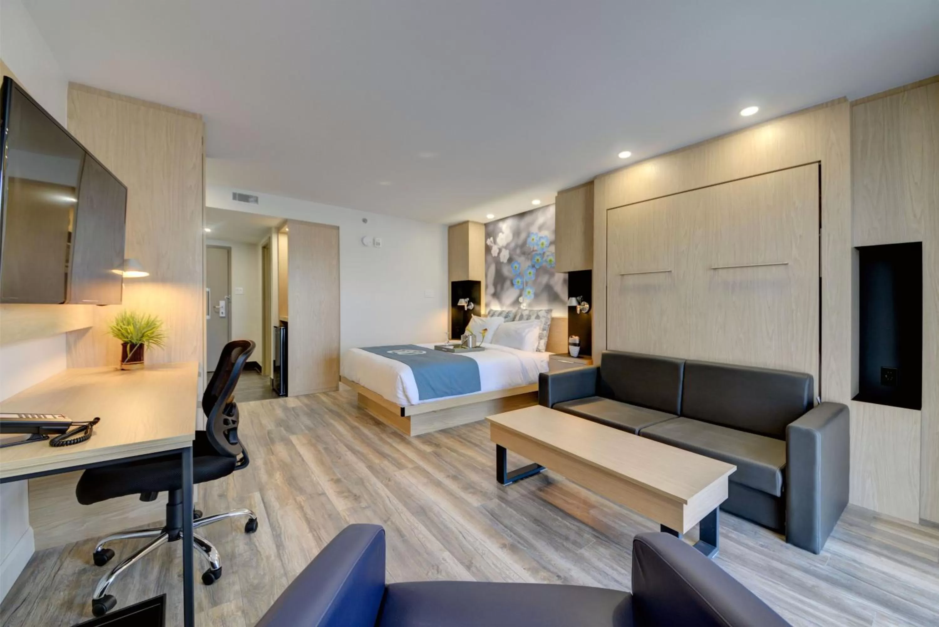 Photo of the whole room, Bed in Hôtel Universel, Centre de congrès Rivière-du-Loup