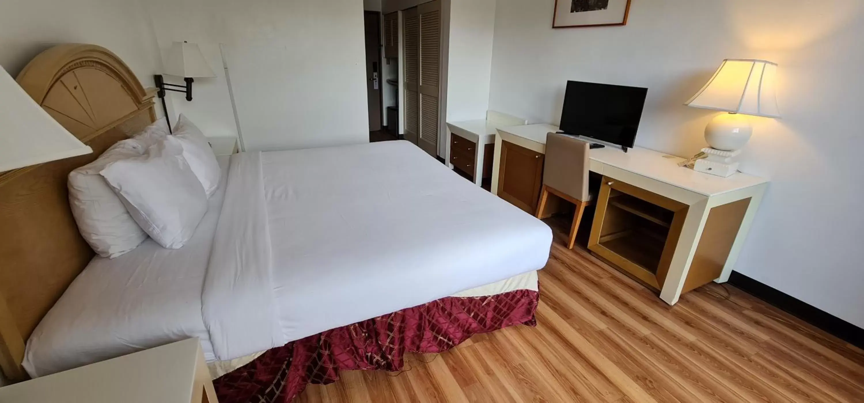 Bed in SureStay Hotel by Best Western Guam Palmridge