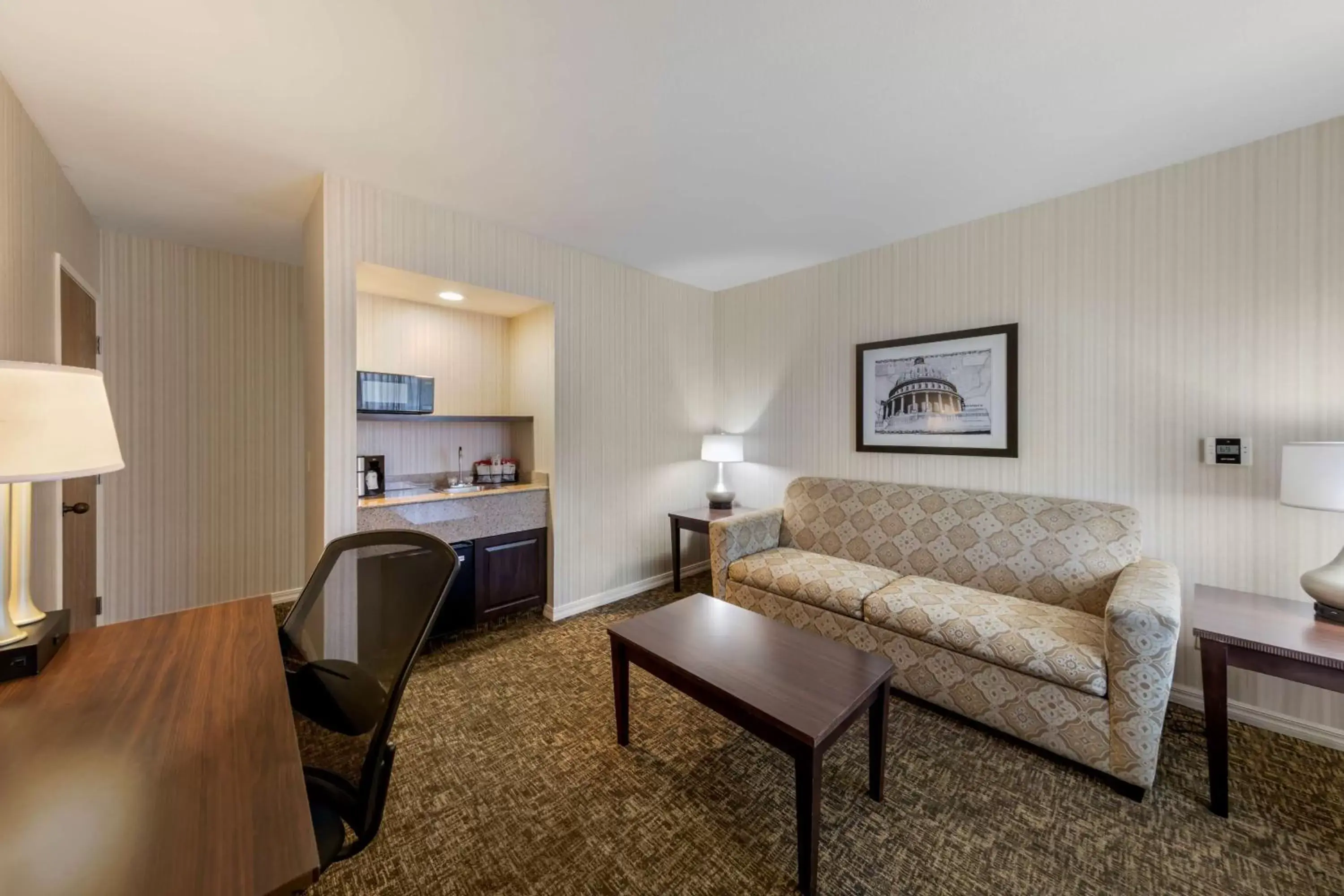 Bedroom, Seating Area in Best Western Plus Big America