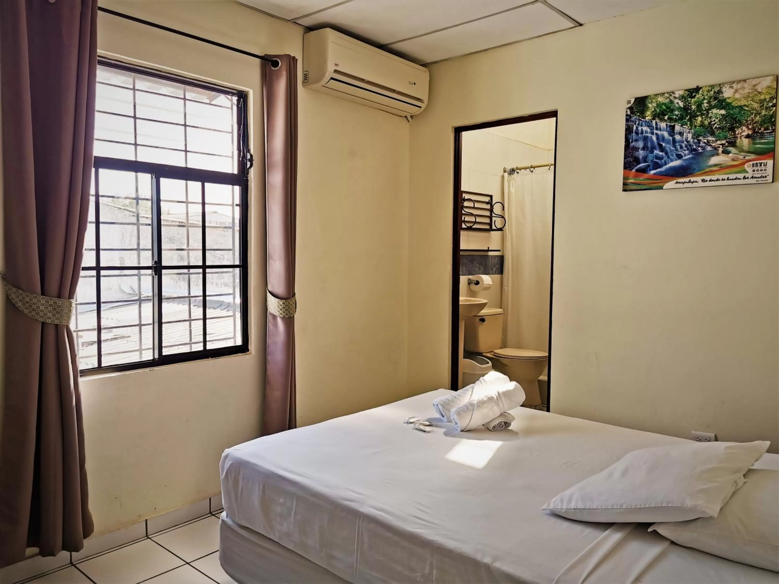 Bedroom, Bed in Hotel Armonía Hostal