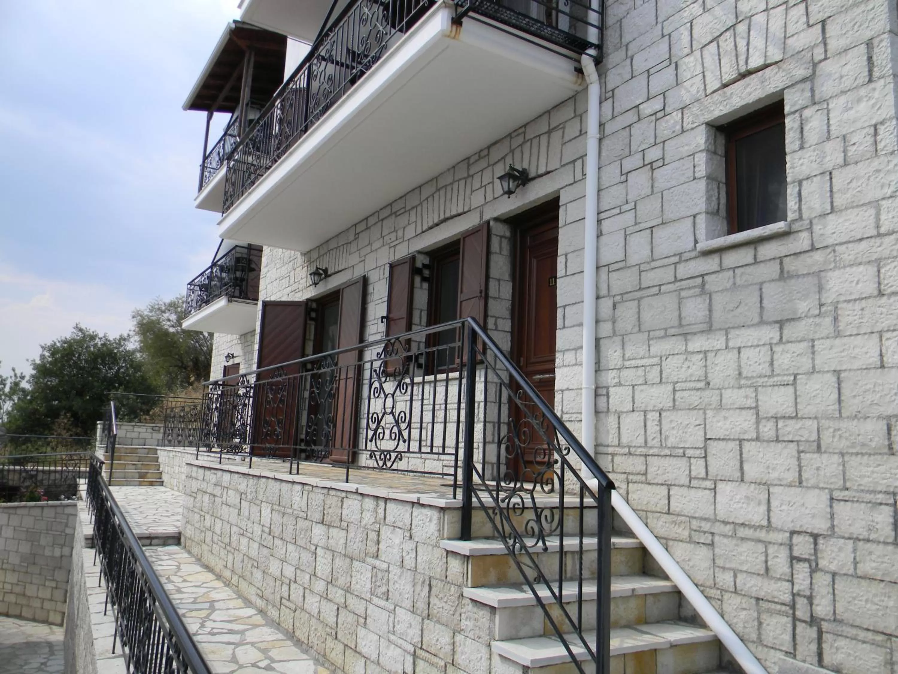 Property building in Agnantio