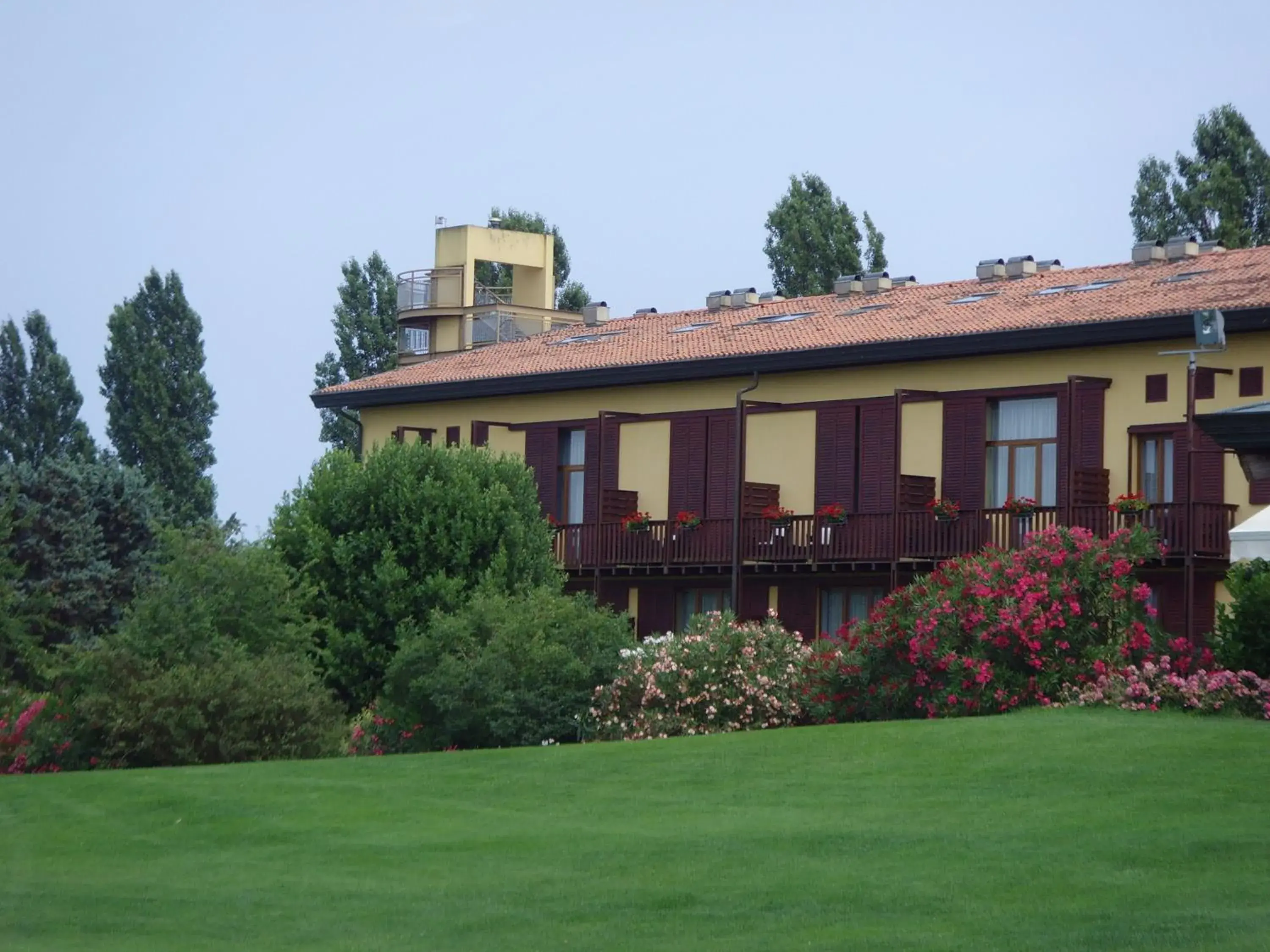 Facade/entrance, Property Building in Hotel Golf Inn