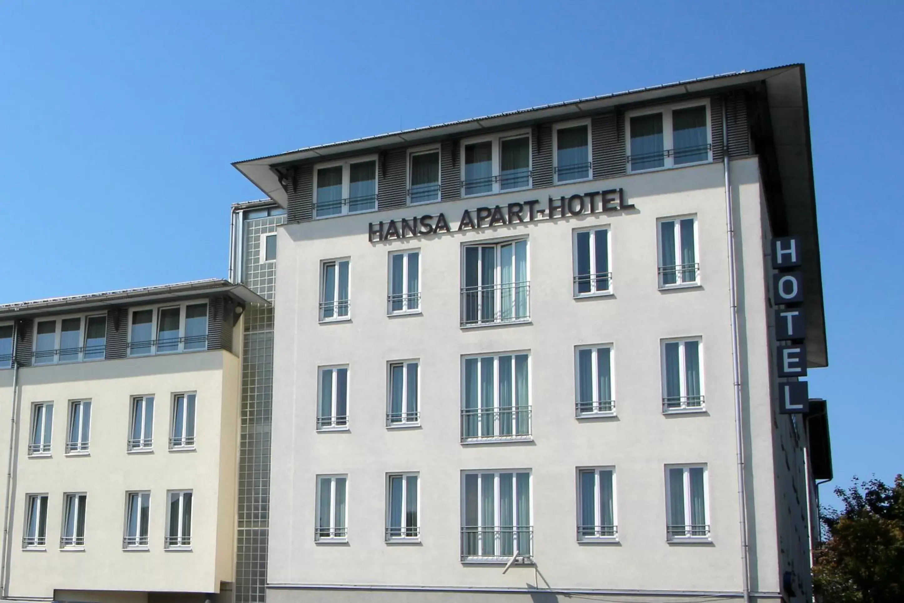 Facade/entrance, Property Building in Hansa Apart-Hotel Regensburg