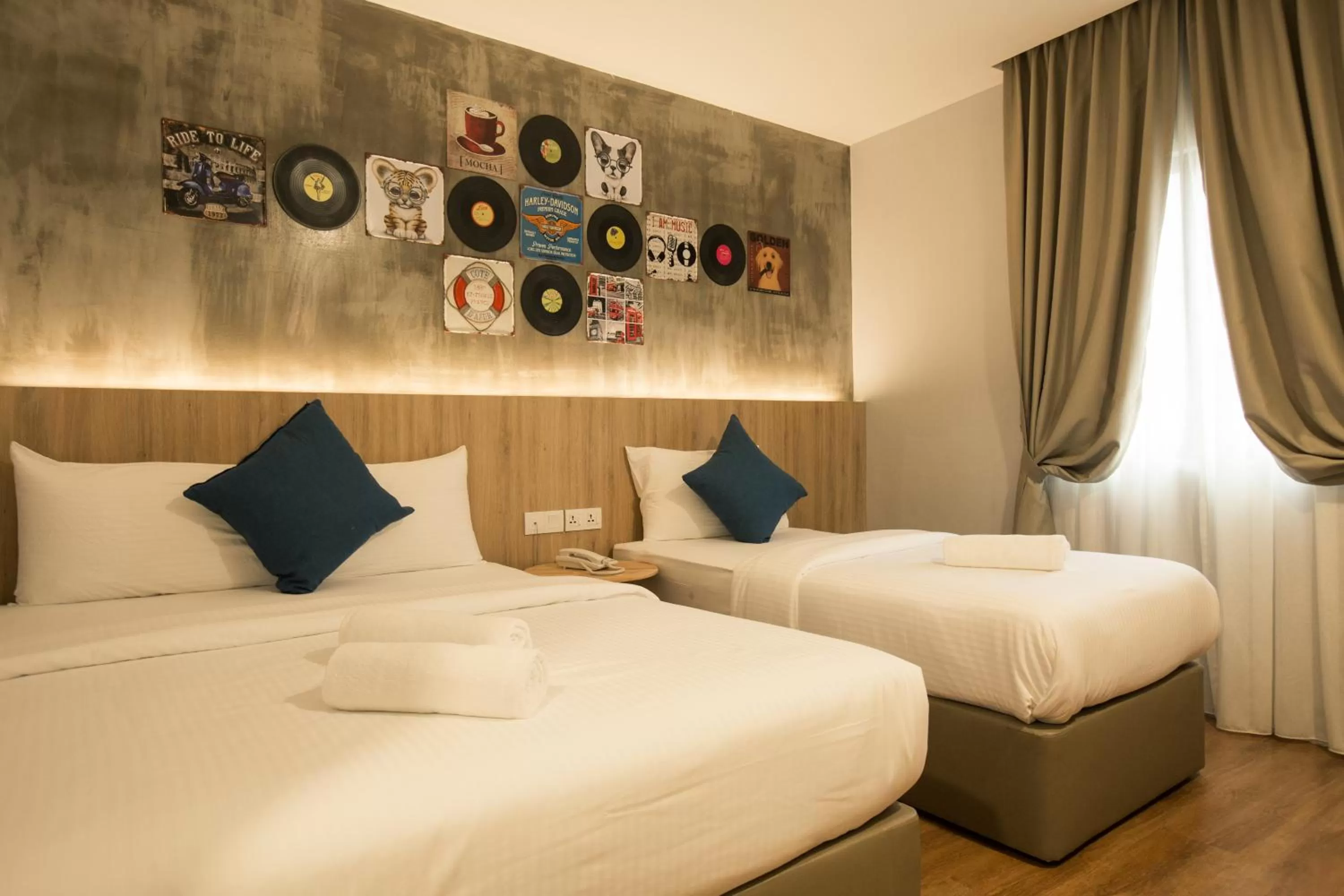 Bed in HOTEL CIQ, JALAN TRUS