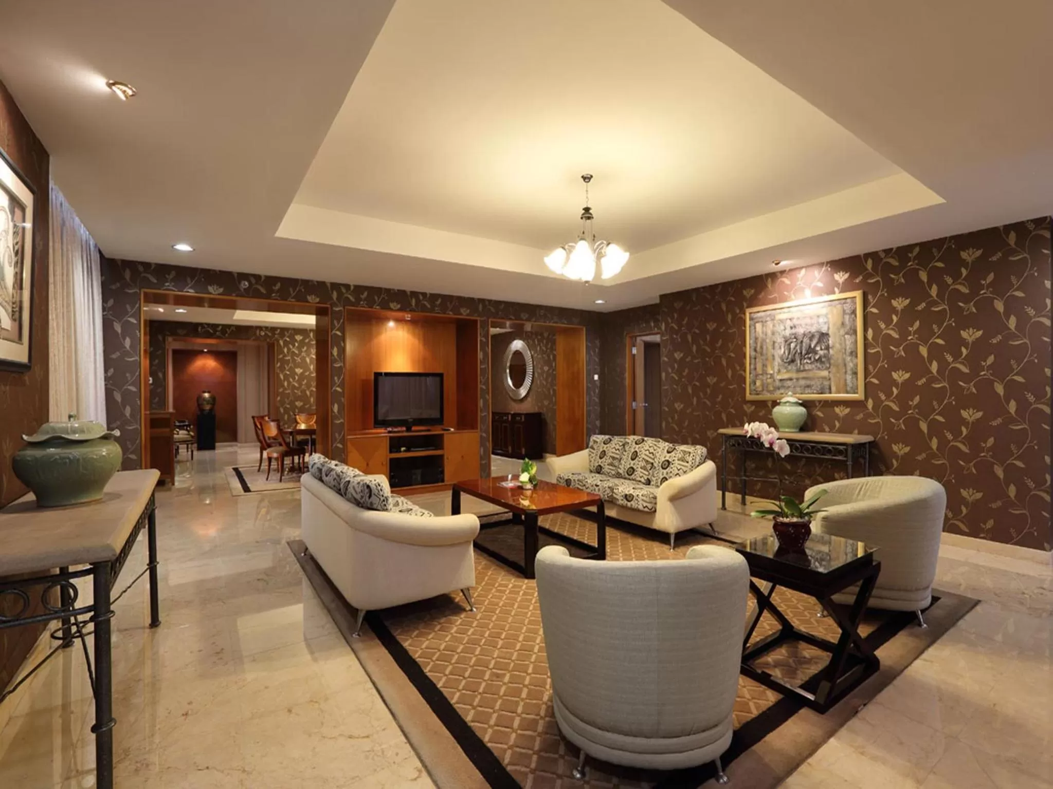 Living room in Aryaduta Manado