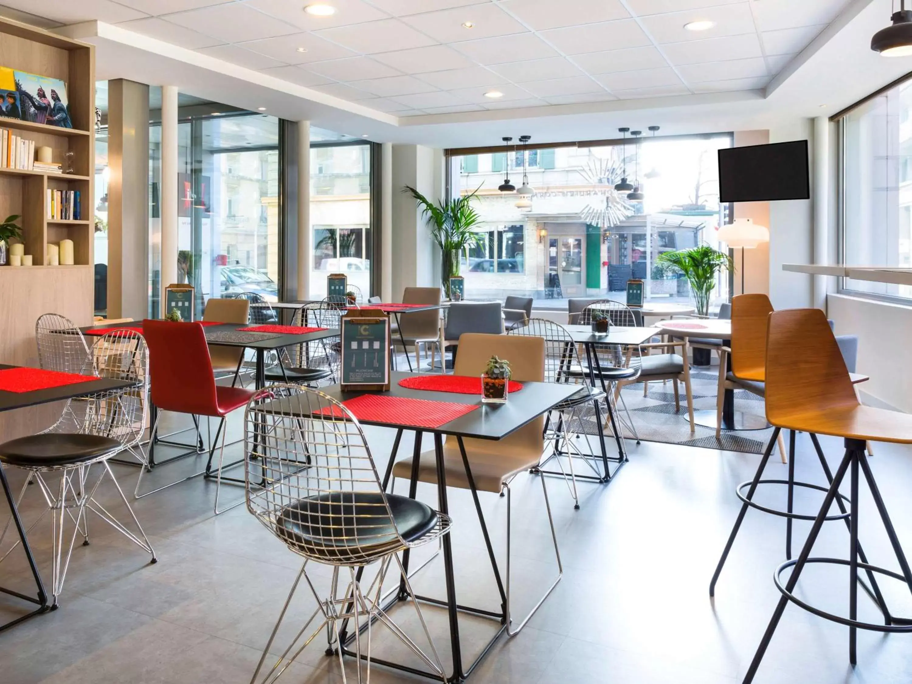 Restaurant/Places to Eat in ibis Lausanne Centre