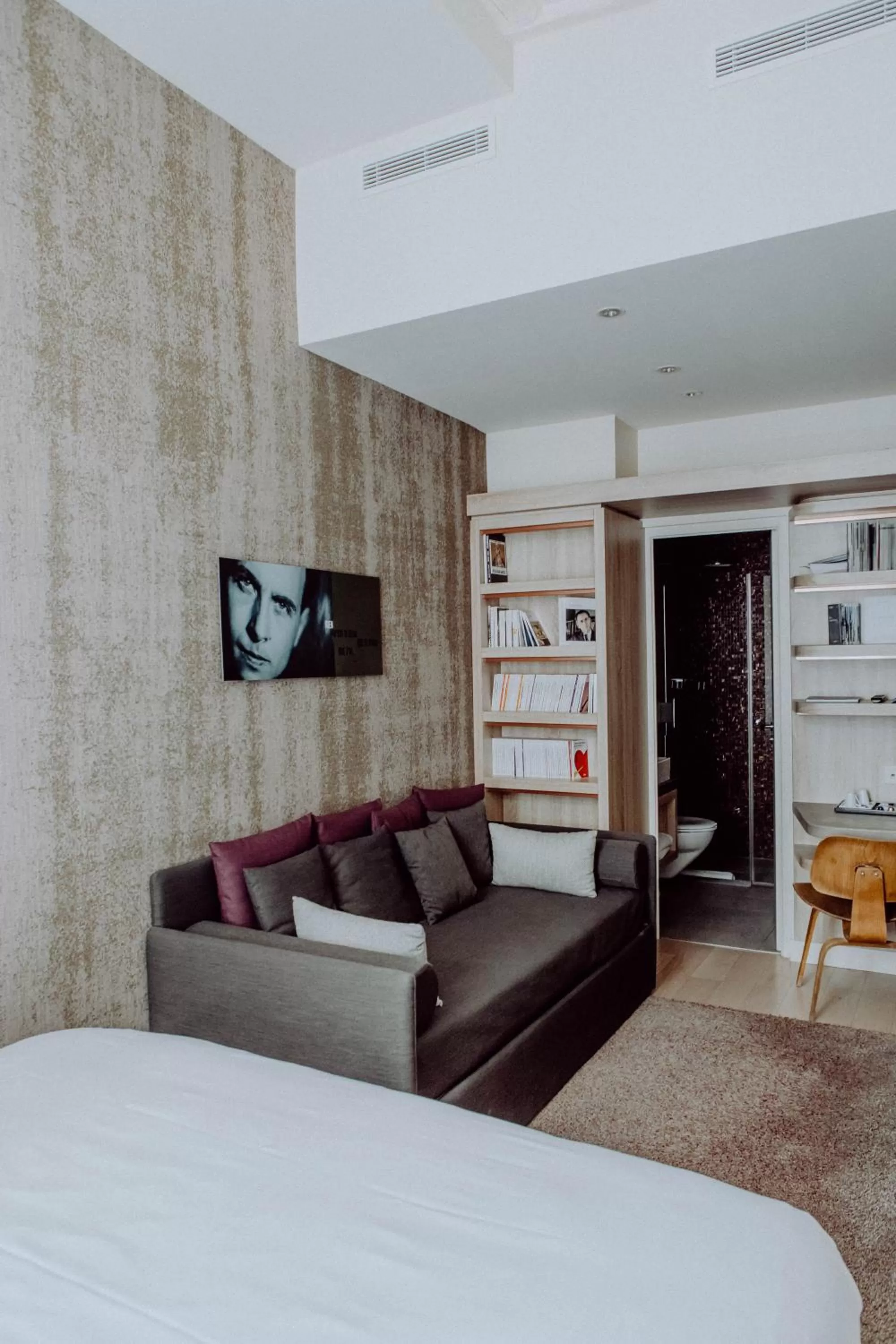 Photo of the whole room, Bed in Hôtel de Lille - Saint-Germain des Près