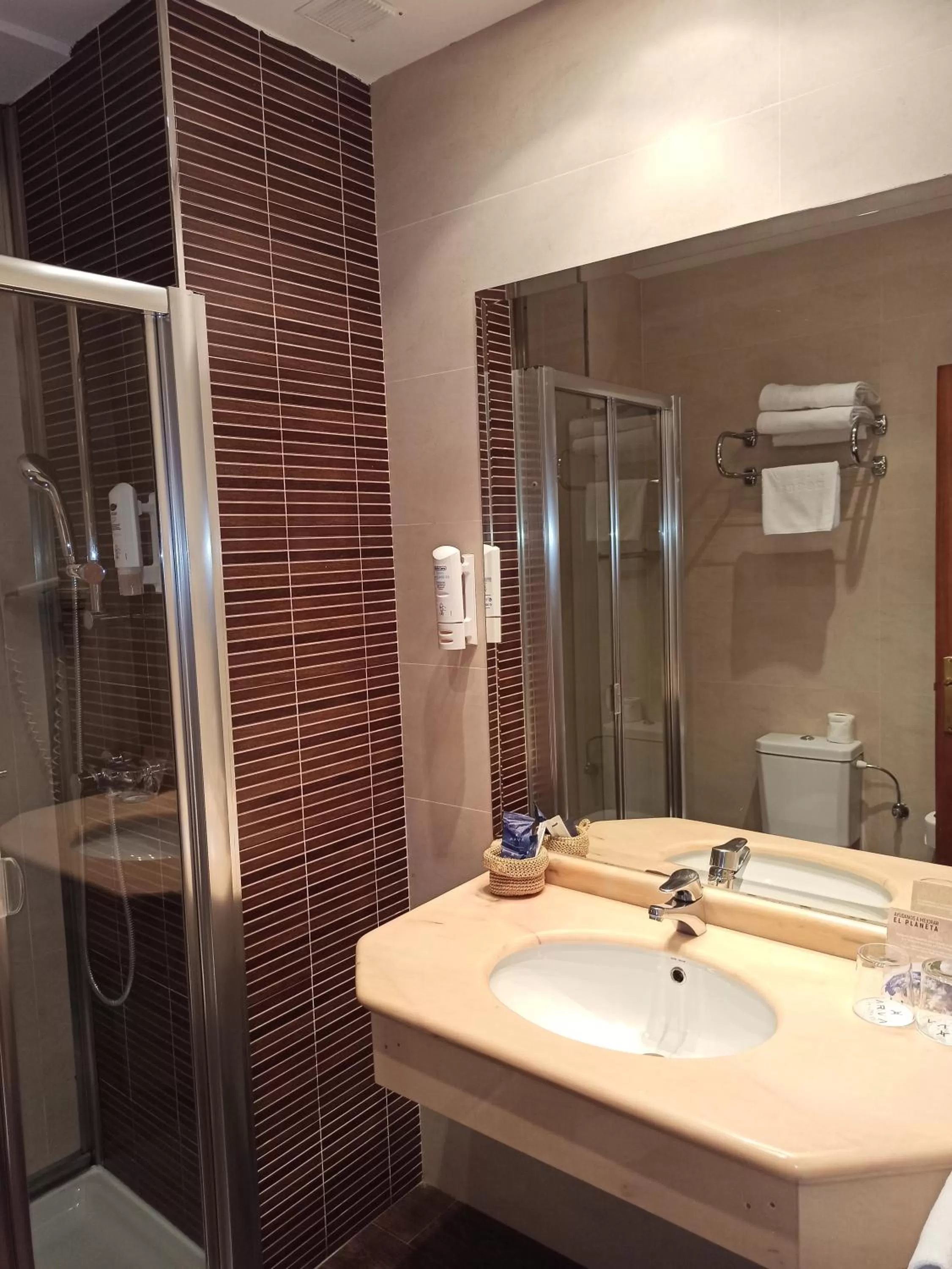 Shower in ARVA Spa París