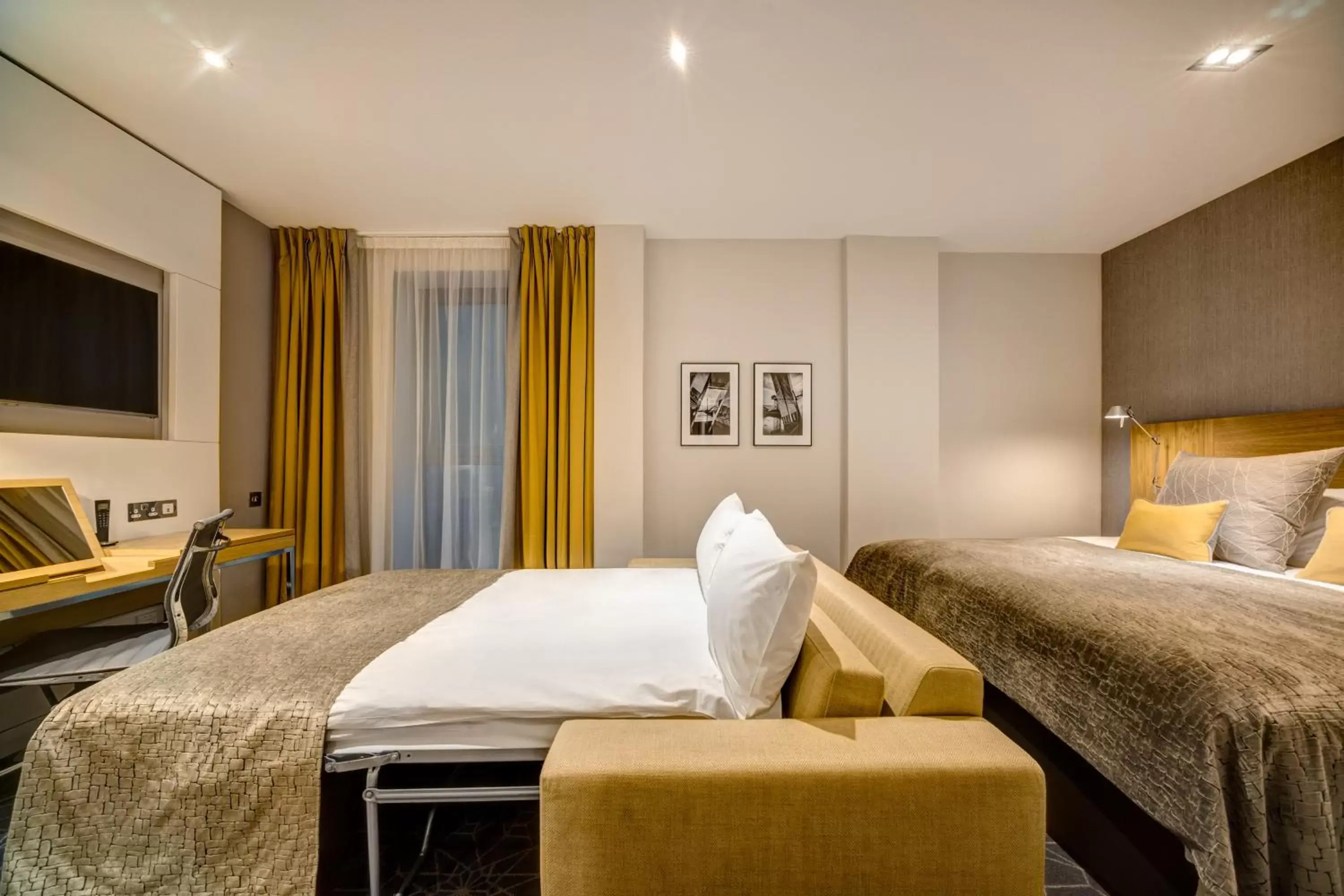 Photo of the whole room, Bed in Apex City of Glasgow Hotel Photo of the whole room, Bed in Apex City of Glasgow Hotel