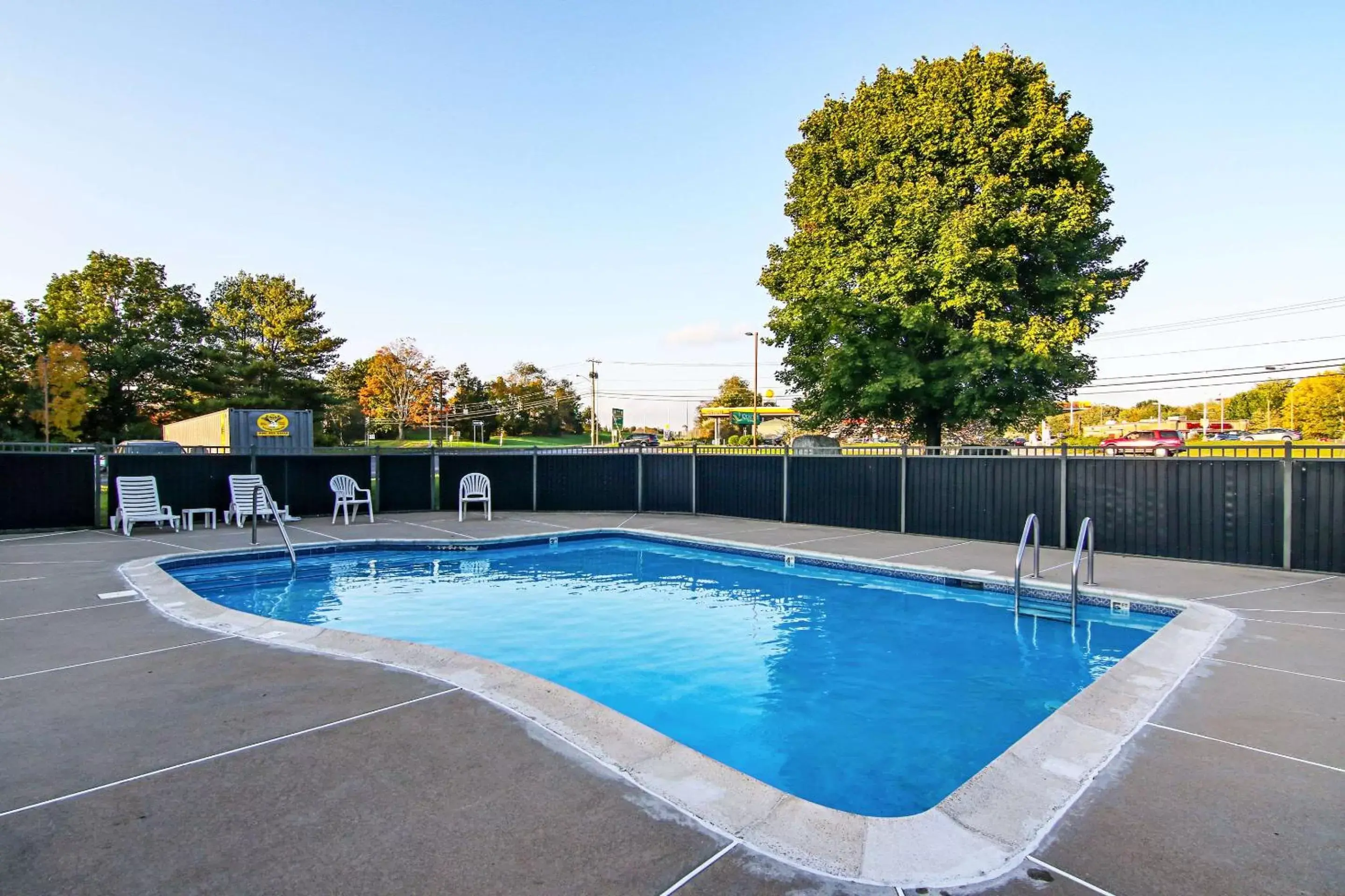 On site, Swimming Pool in Quality Inn Plainfield I-395