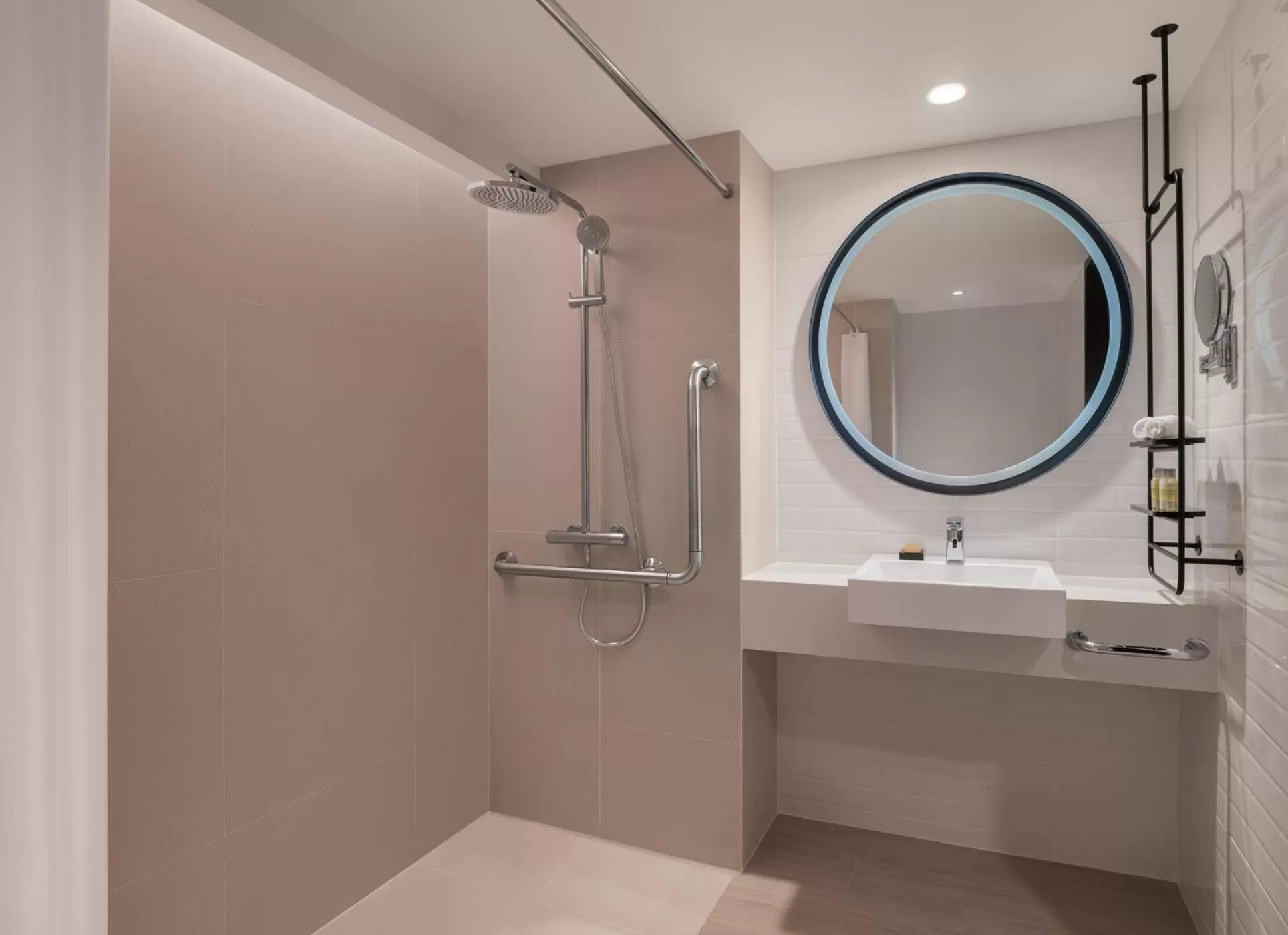 Bathroom in DoubleTree by Hilton Bangkok Ploenchit