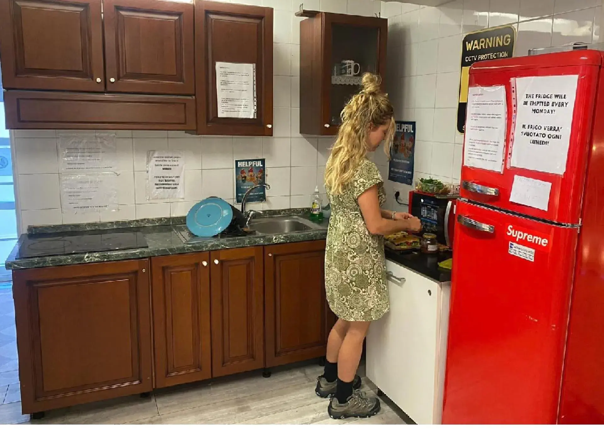 Communal kitchen in New Generation Hostel Milan Center