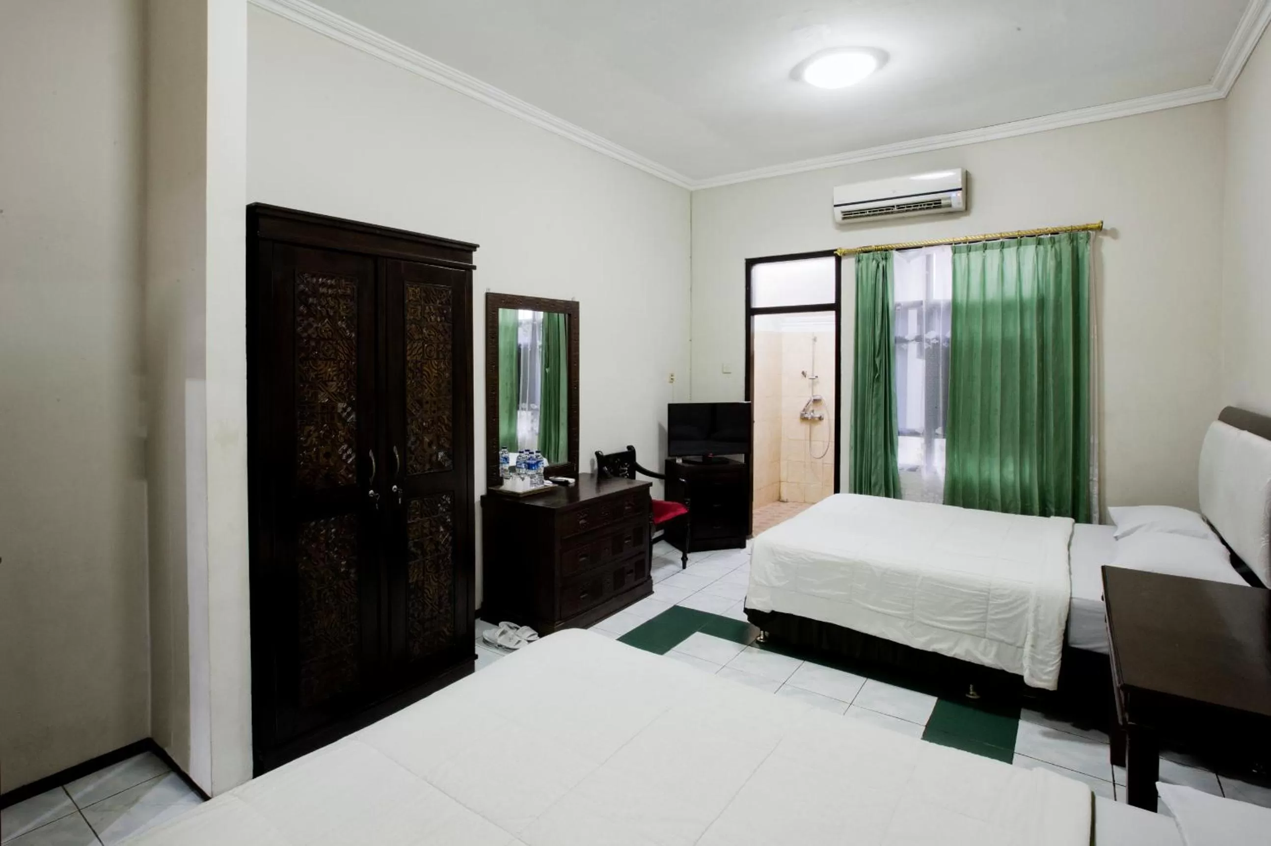 Bedroom, Bed in Hotel Galuh Anindita