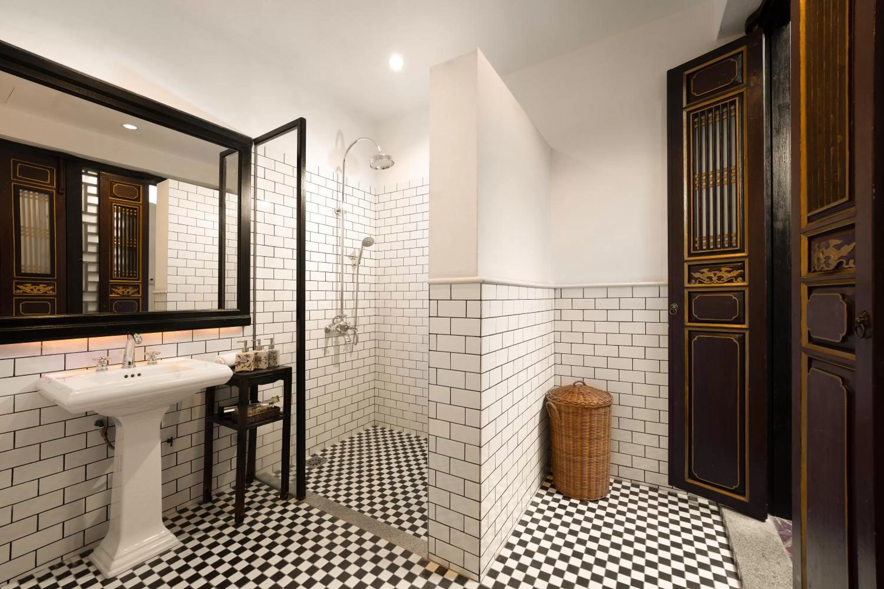 Bathroom in Cheong Fatt Tze - The Blue Mansion