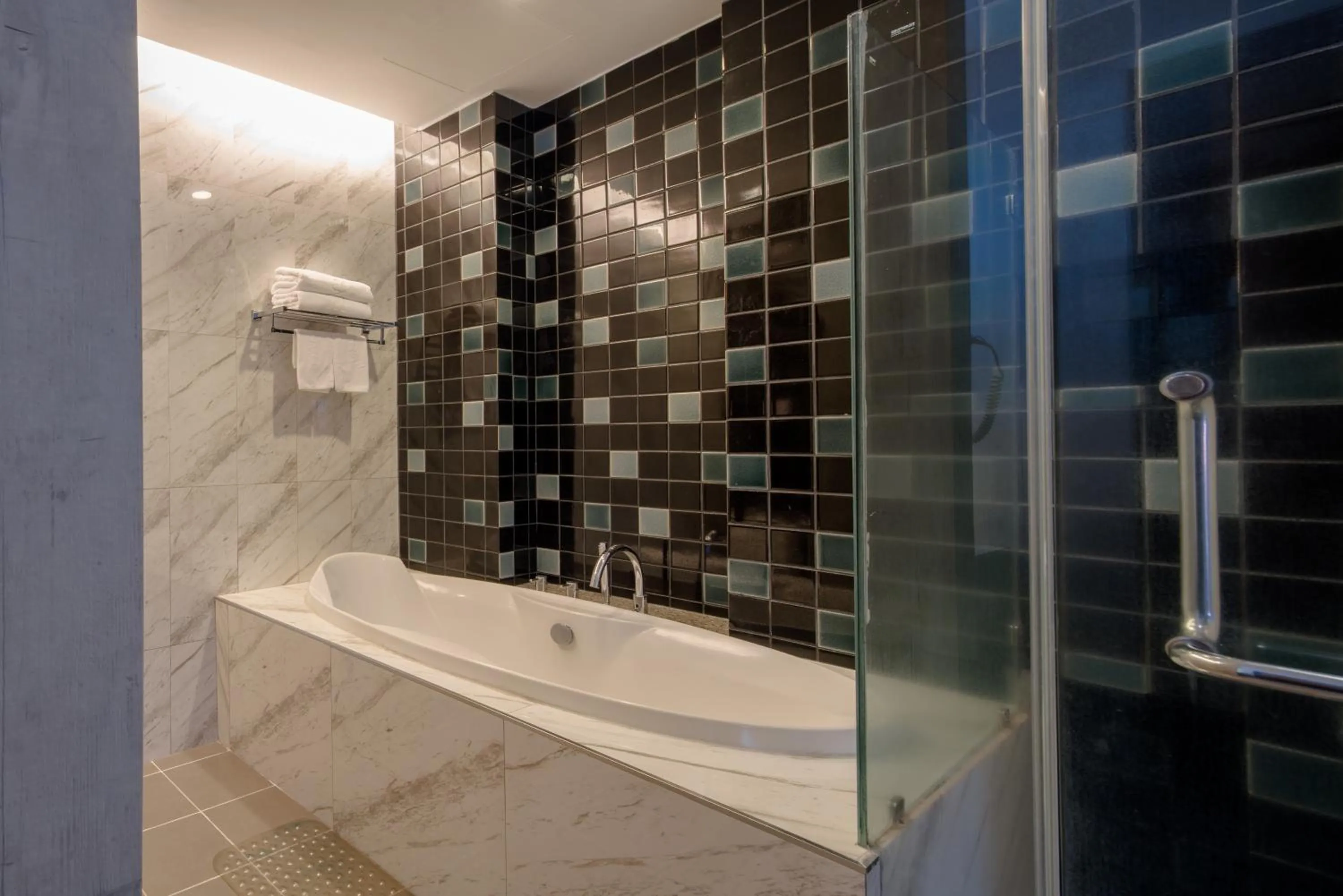 Shower in DARA Hotel - SHA Plus