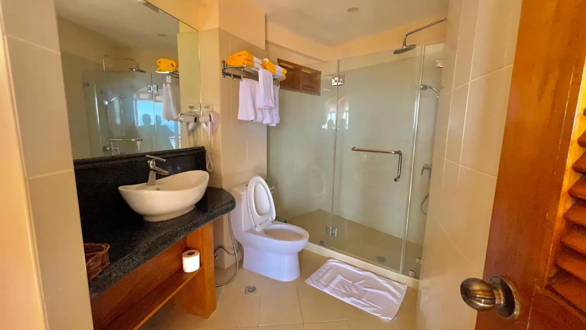 Bathroom in Coco Grove Beach Resort, Siquijor Island