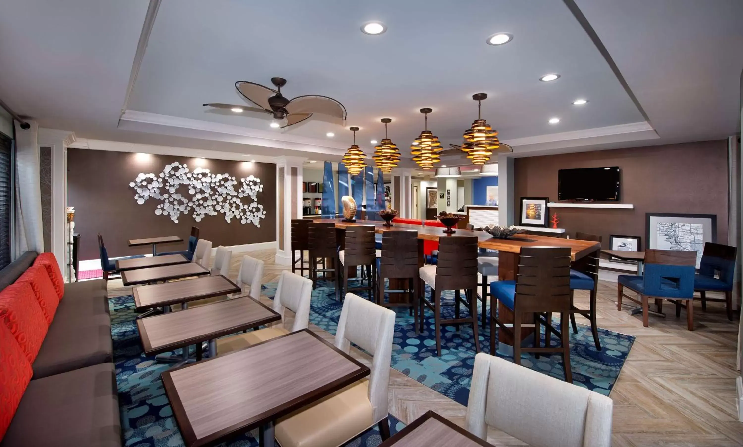 Lobby or reception, Restaurant/Places to Eat in Hampton Inn Naples - I-75