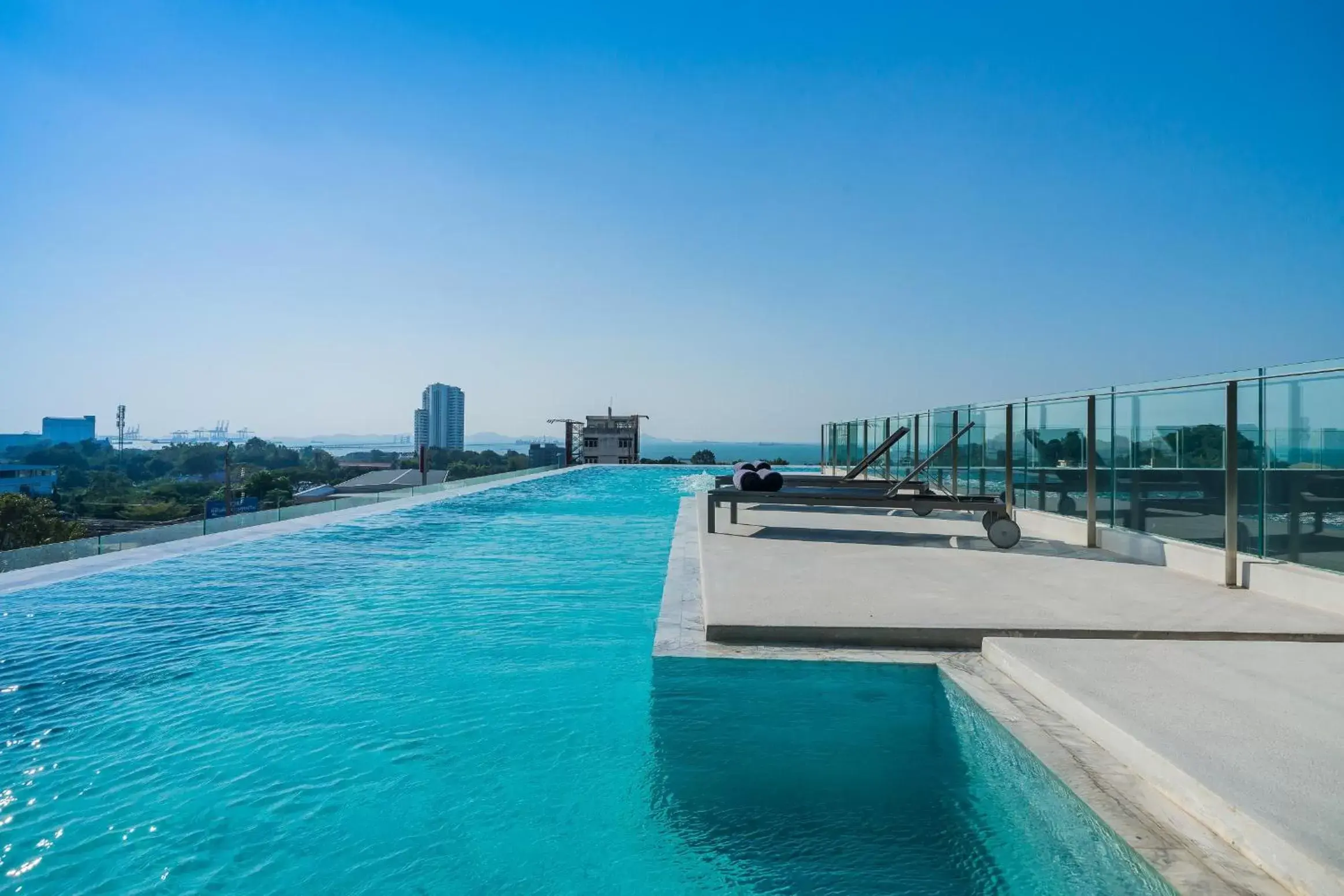 Swimming Pool in Arize Hotel Sri Racha