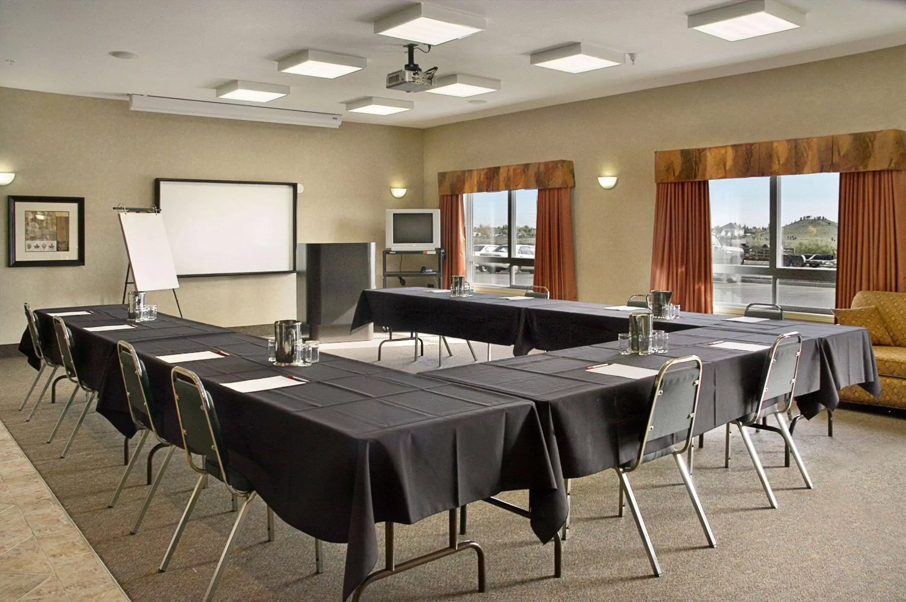 Meeting/conference room in Ramada by Wyndham Stettler