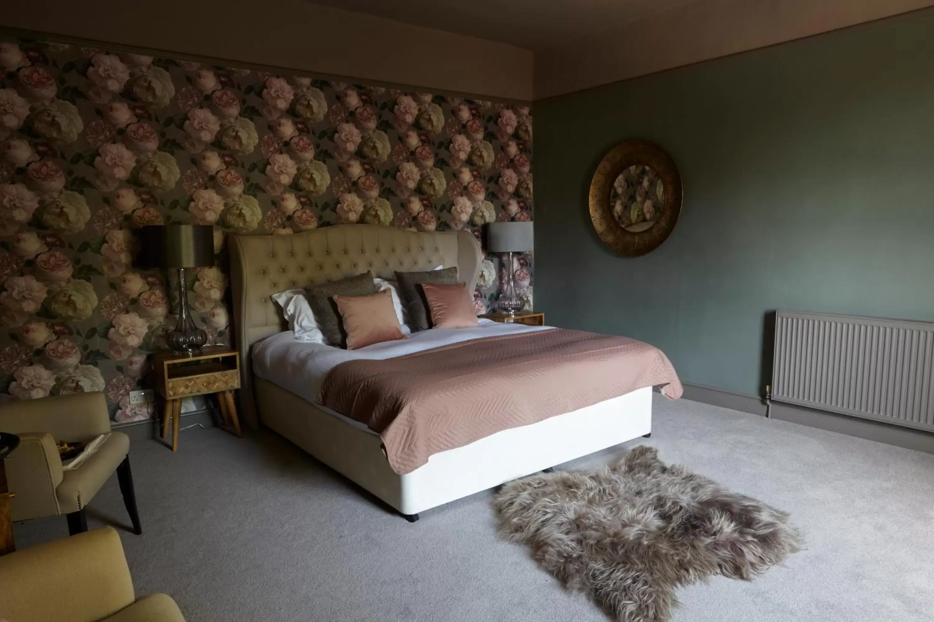 Bedroom, Bed in Horse and Groom
