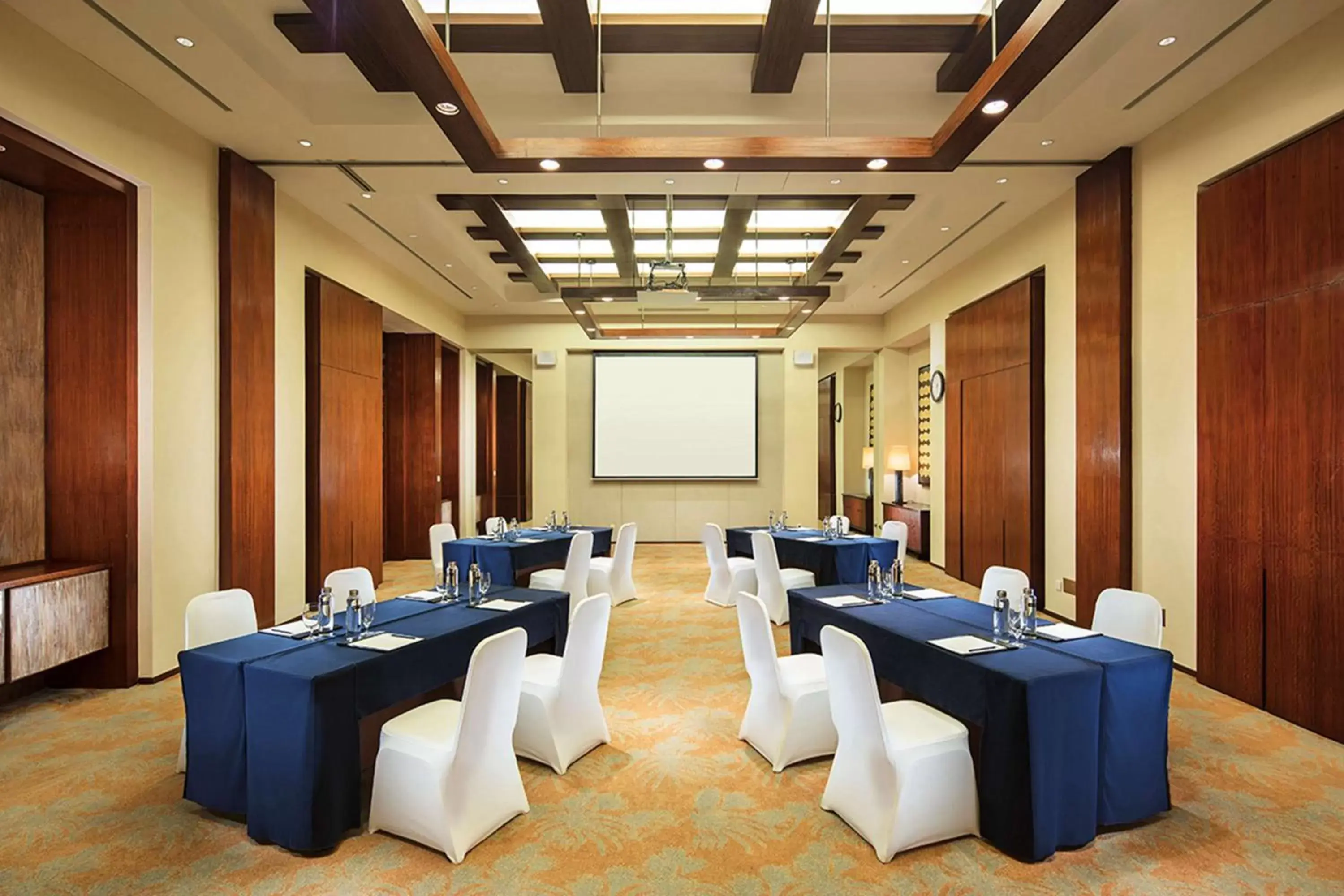 Meeting/conference room in Hilton Sanya Yalong Bay Resort & Spa