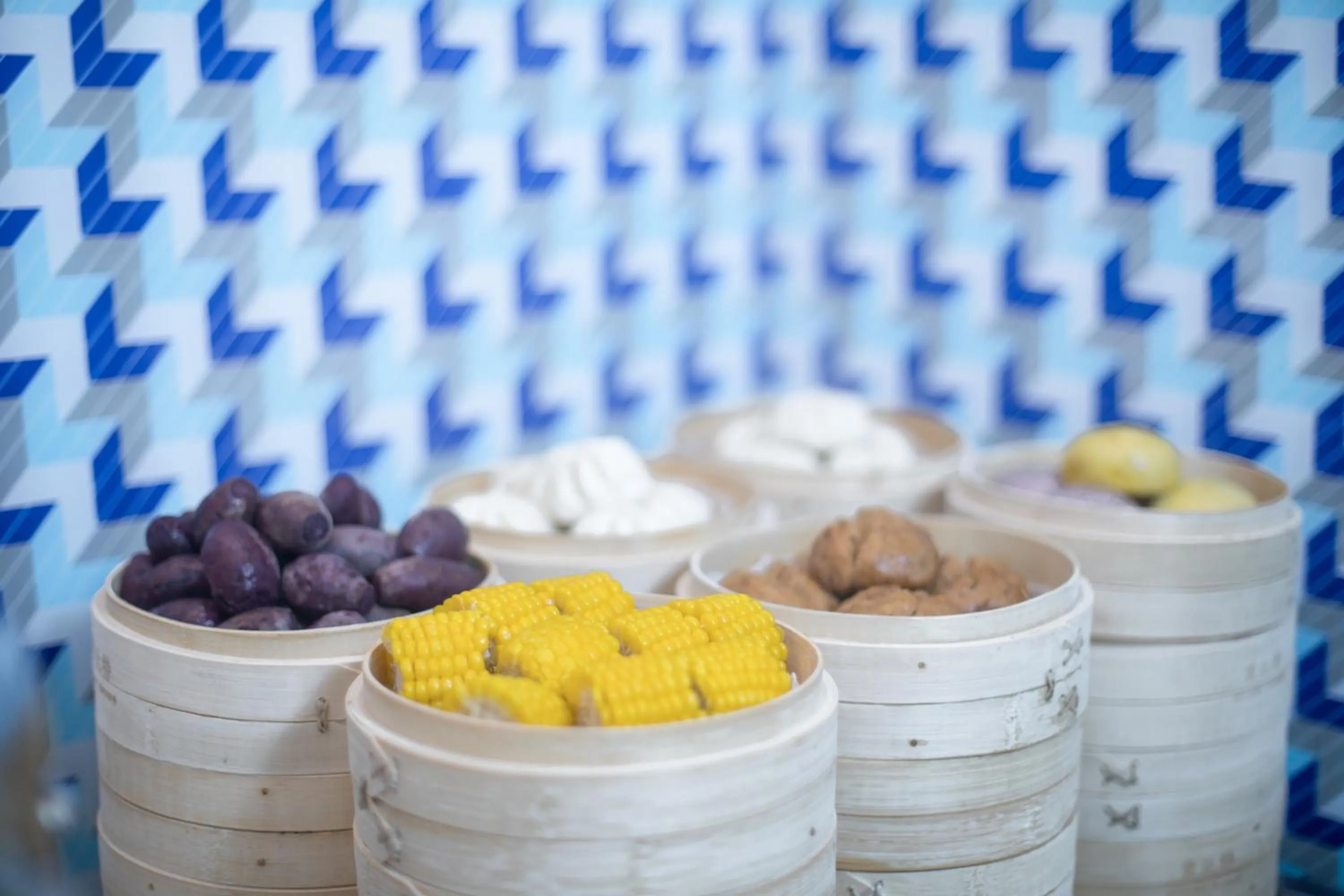 Restaurant/places to eat in Holiday Inn Express Shanghai Jiading Center by IHG