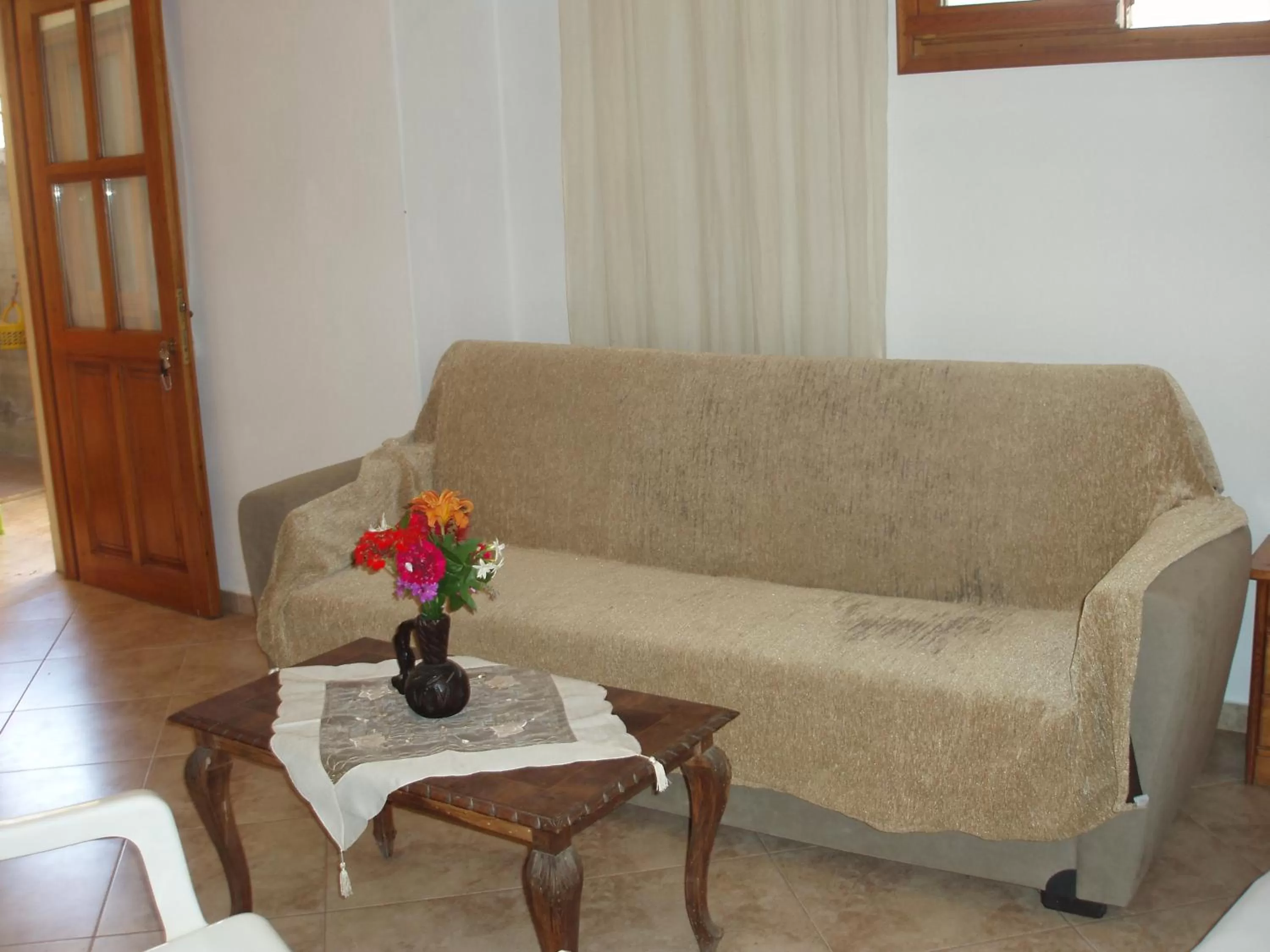 Living room in skiathos studios HL