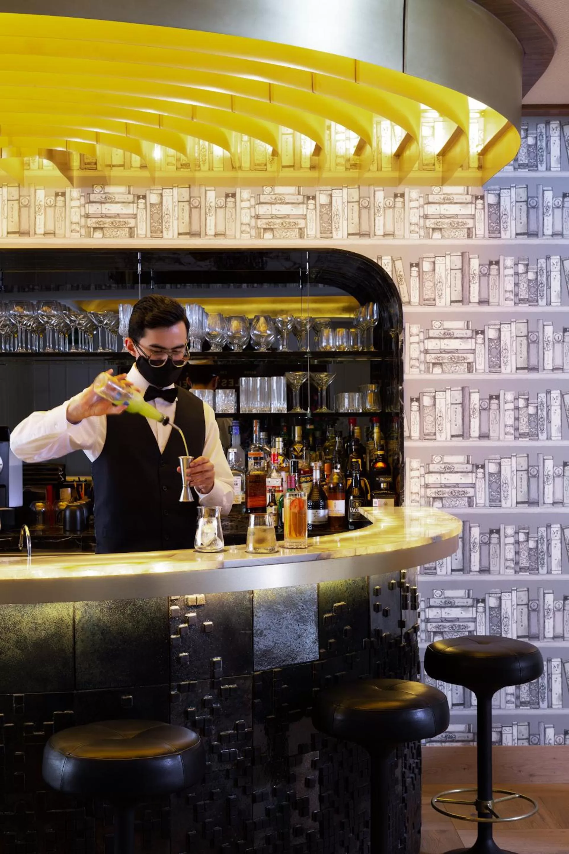 Lounge or bar in The Alest Hotel