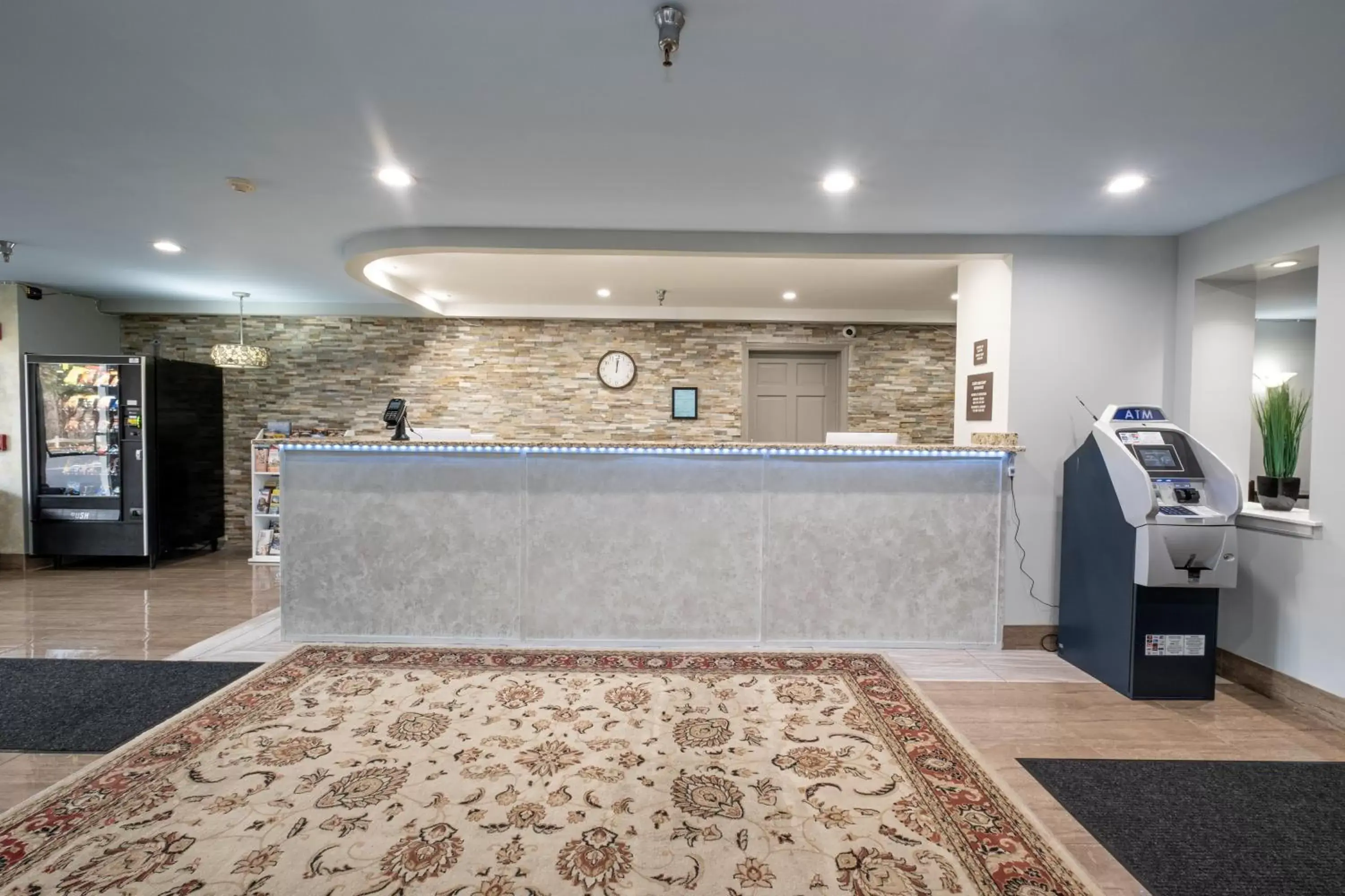 Lobby or reception, Lobby/Reception in Hilltop Inn & Suites - North Stonington