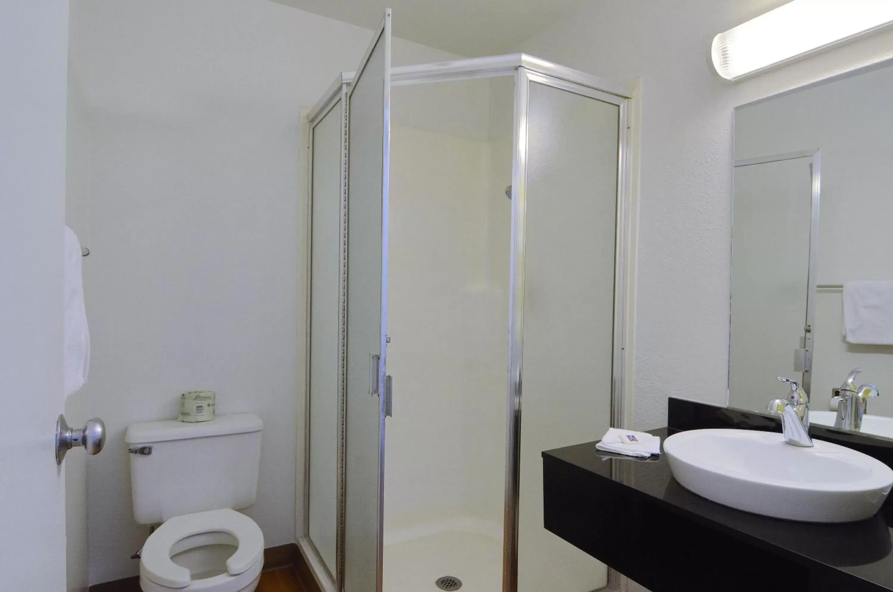 Bathroom in Motel 6-Indio, CA - Palm Springs Bathroom in Motel 6-Indio, CA - Palm Springs