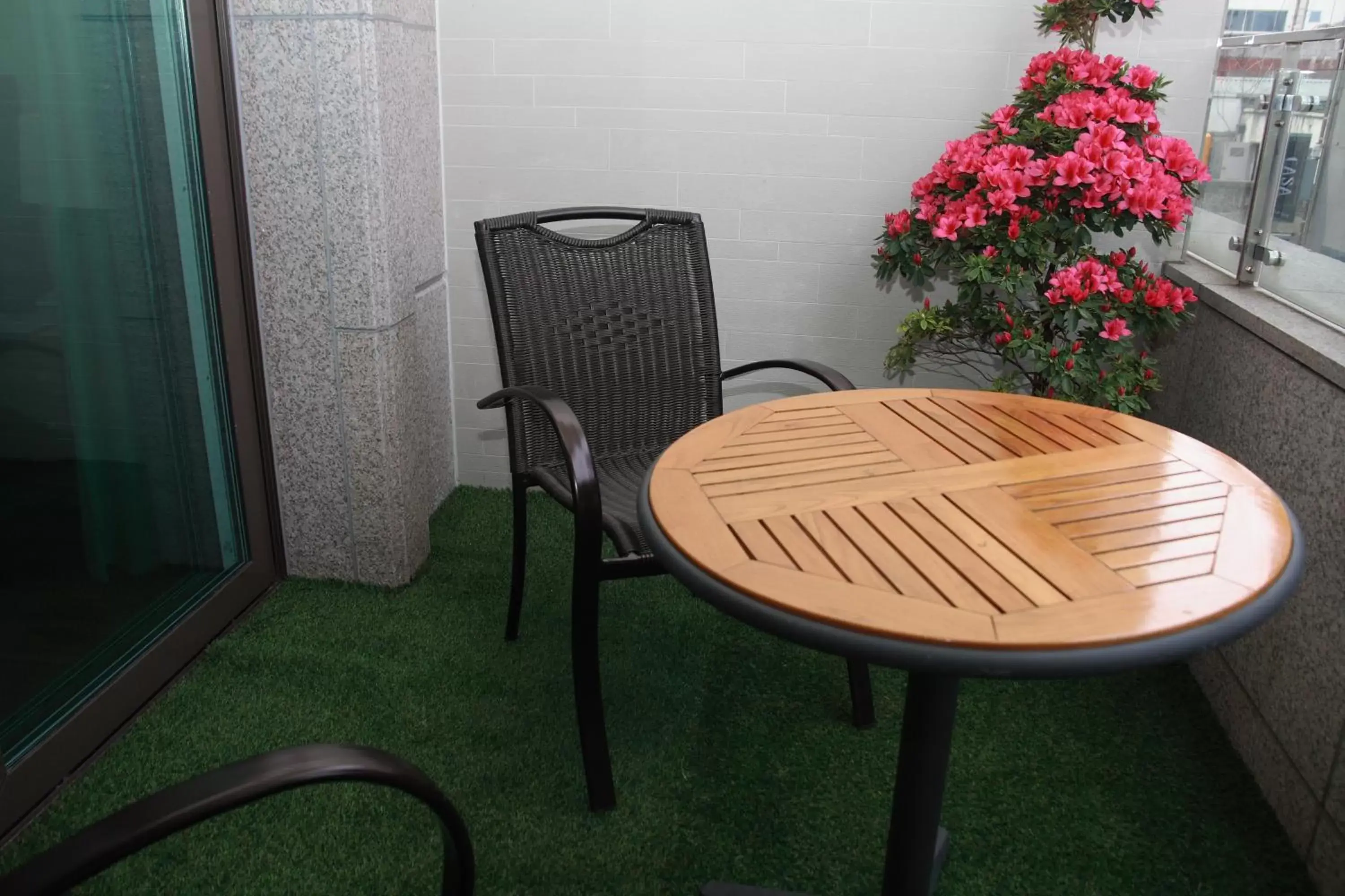 Balcony/Terrace, Seating Area in Sejong Hotel Seoul Myeongdong