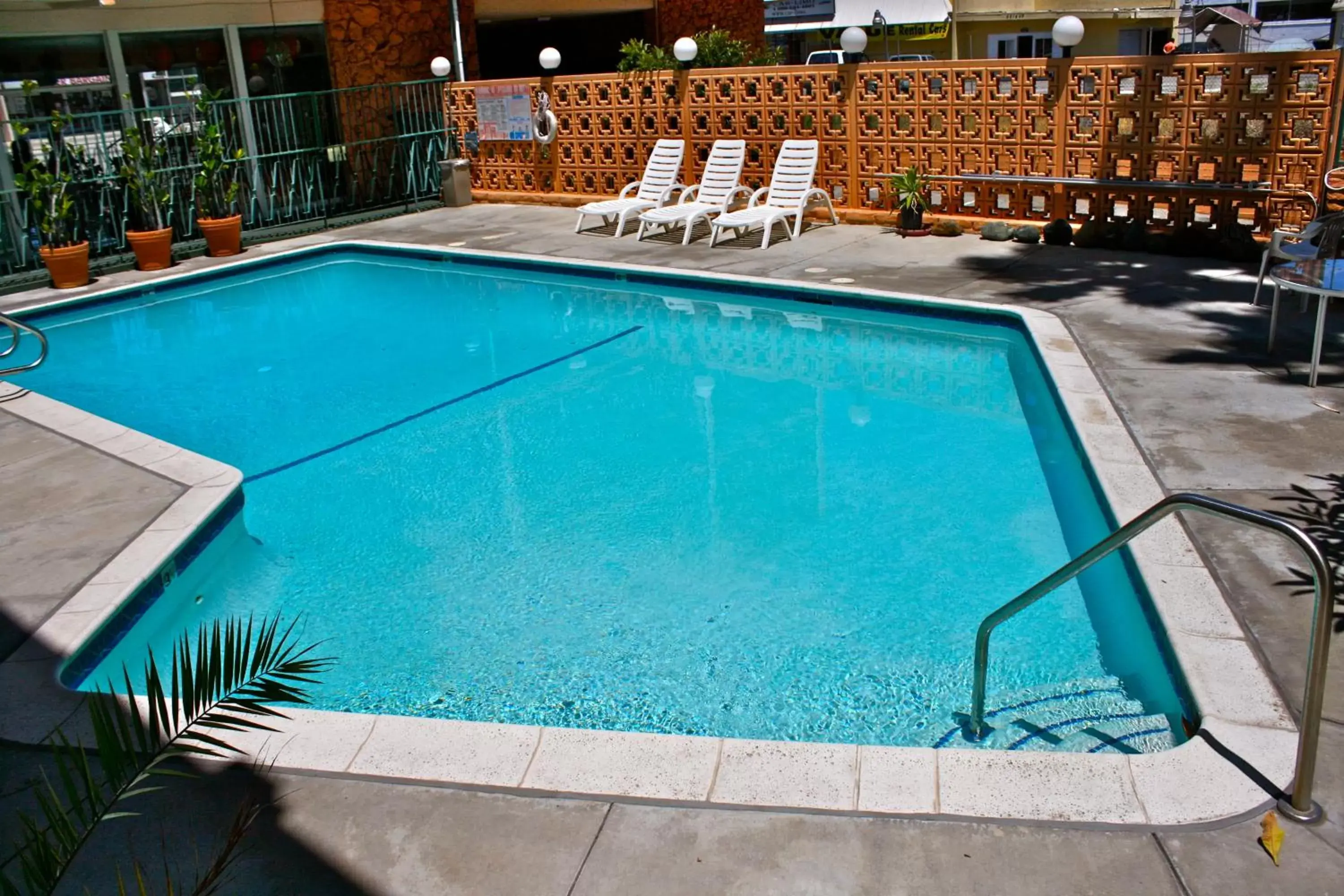 Swimming Pool in Royal Century Hotel at LAX