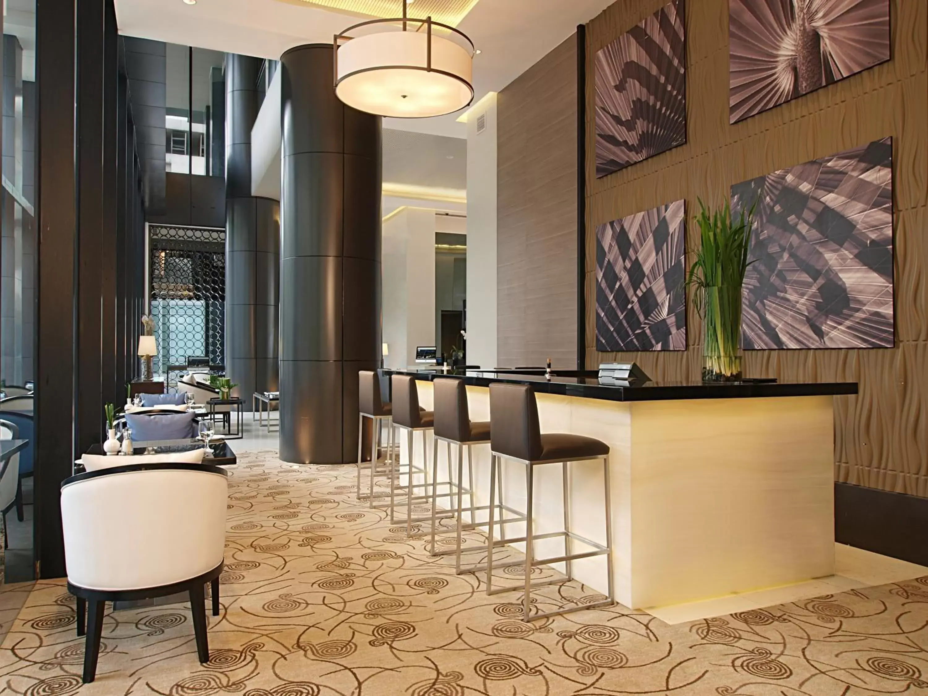 Business facilities, Lounge/Bar in Seda Bonifacio Global City