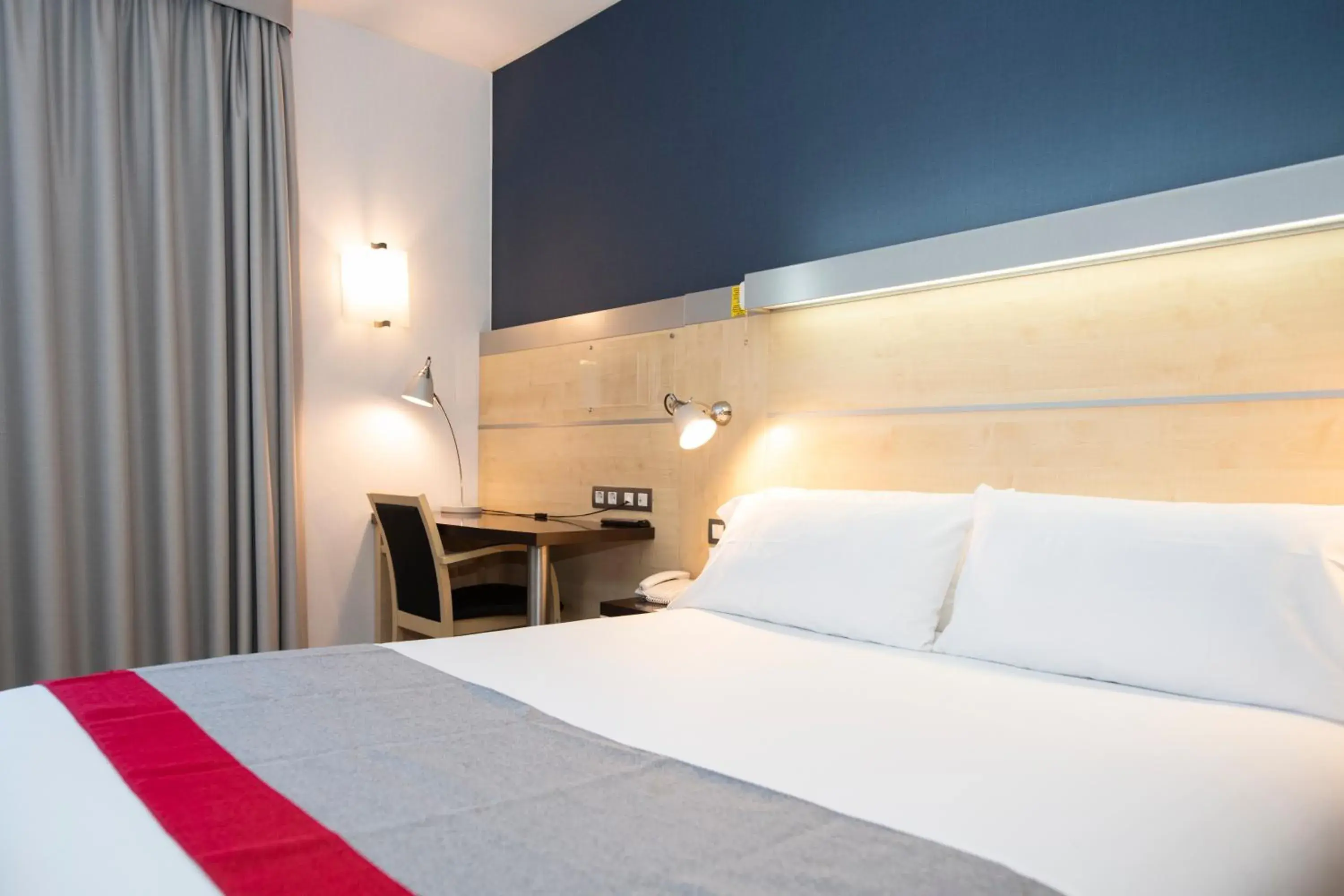 Bedroom, Bed in Holiday Inn Express Barcelona - Montmeló by IHG Bedroom, Bed in Holiday Inn Express Barcelona - Montmeló by IHG