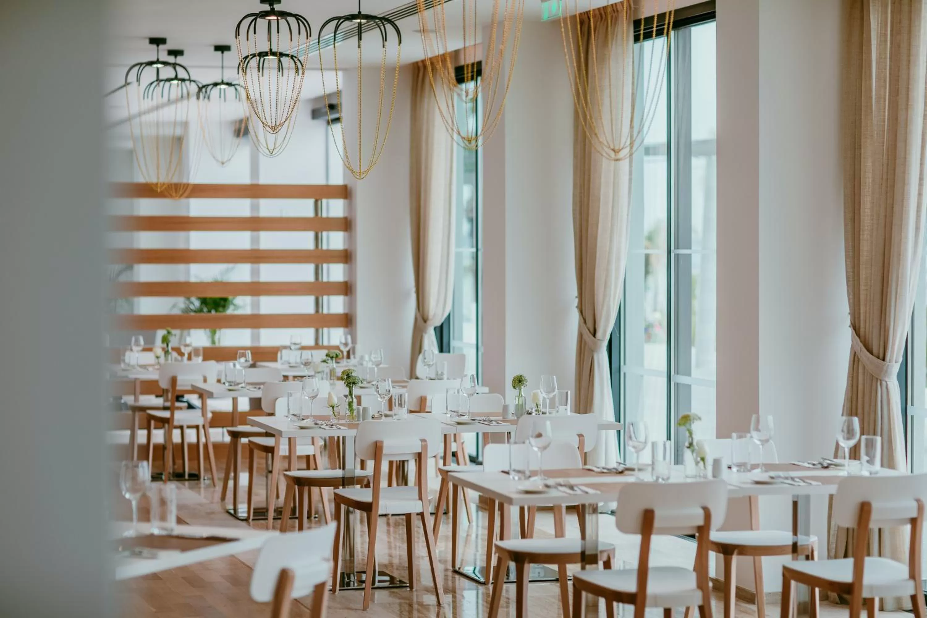 Restaurant/places to eat in Lebay Beach Hotel