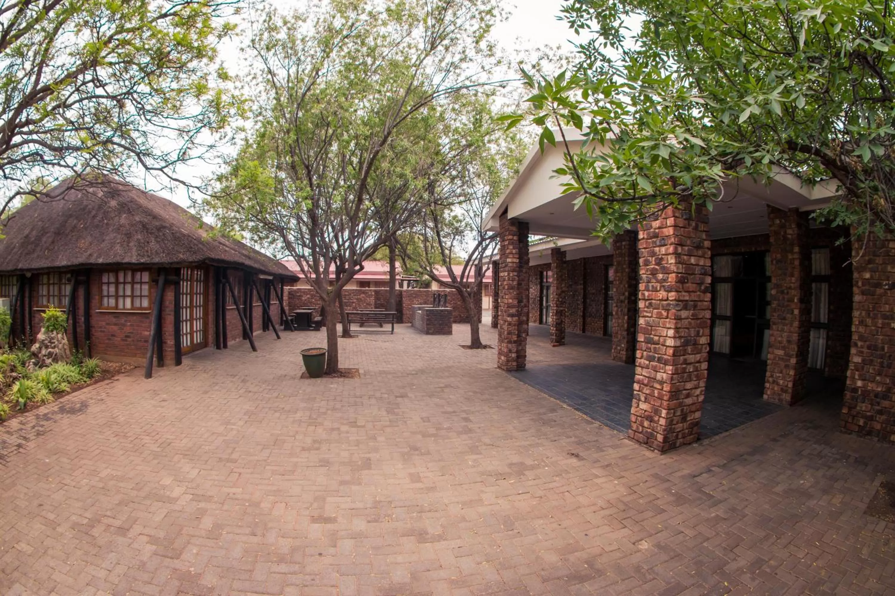 Property building in Horseshoe Inn and Conference Center