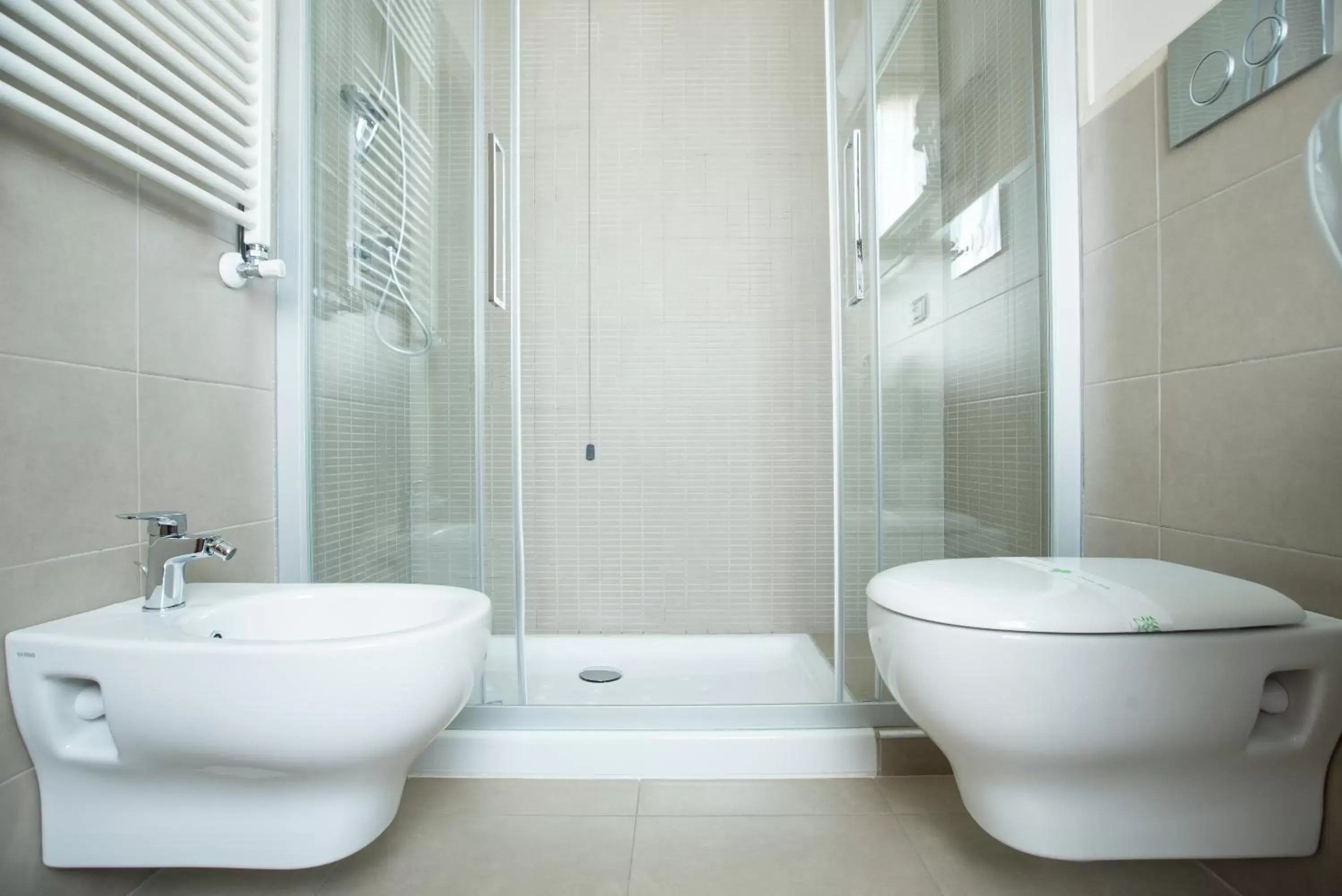 Shower, Bathroom in Terra Umbra Hotel