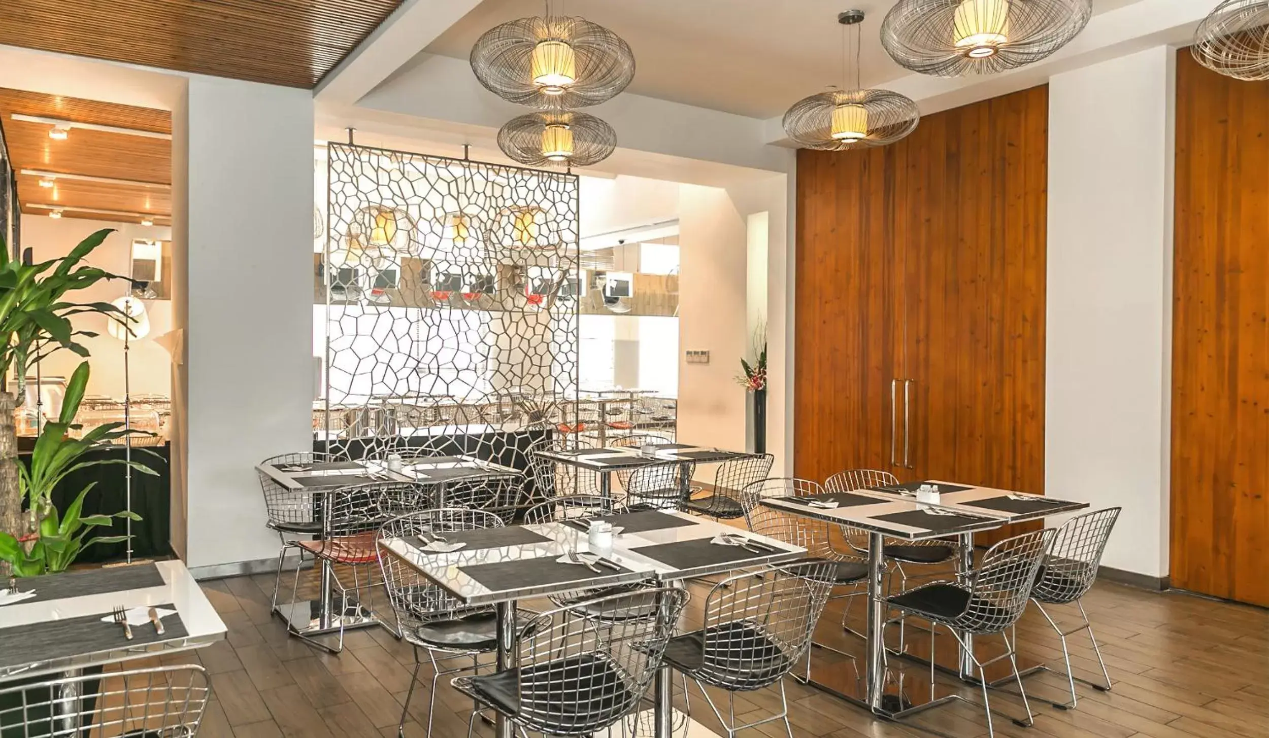 Restaurant/places to eat in Modena by Fraser Putuo Shanghai Restaurant/places to eat in Modena by Fraser Putuo Shanghai