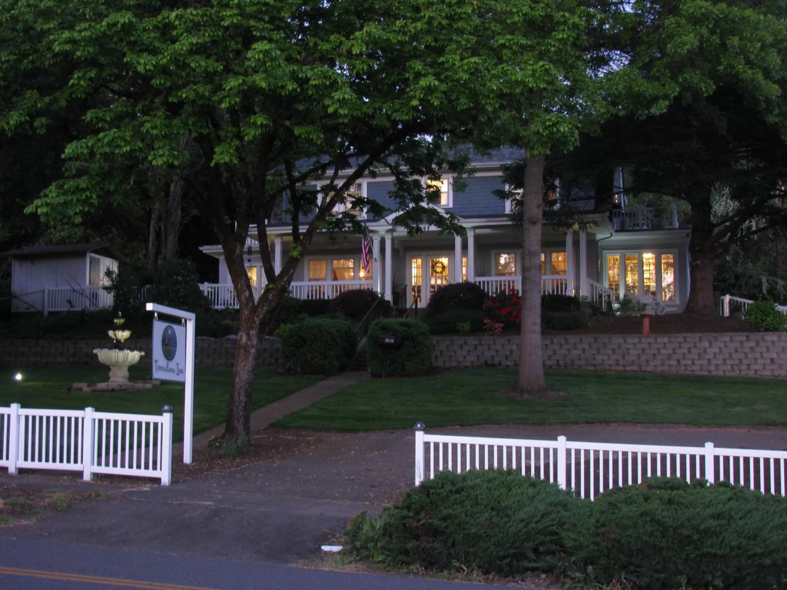 Property building in Terraluna Inn