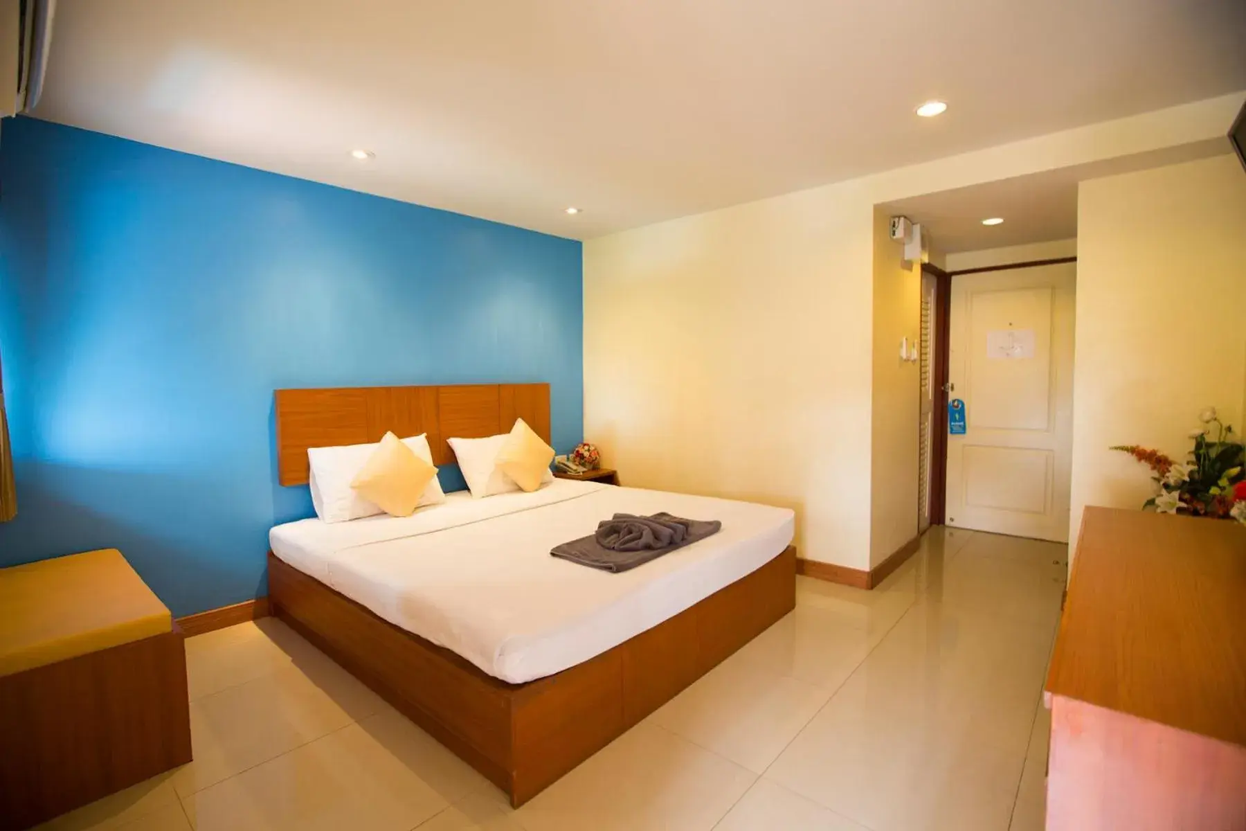 Bed in Twin Palms Resort Pattaya