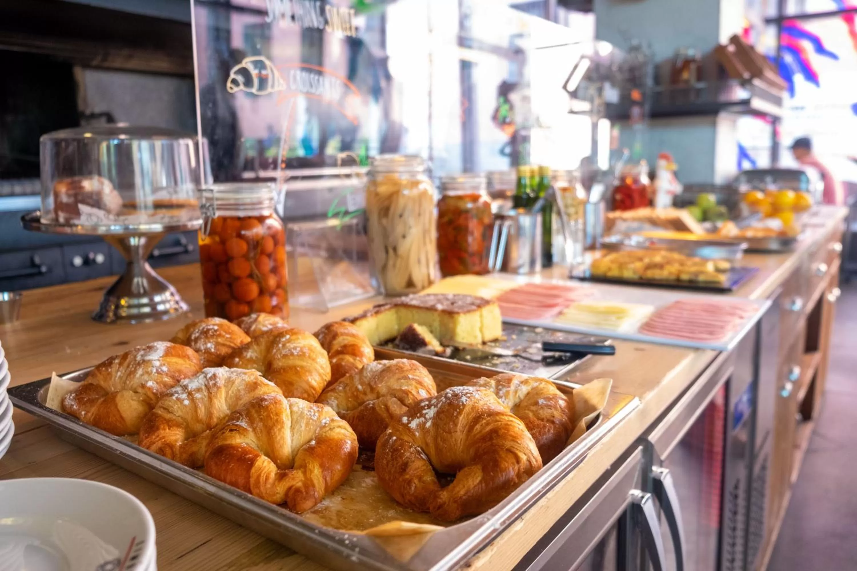 Breakfast in Bastardo Hostel