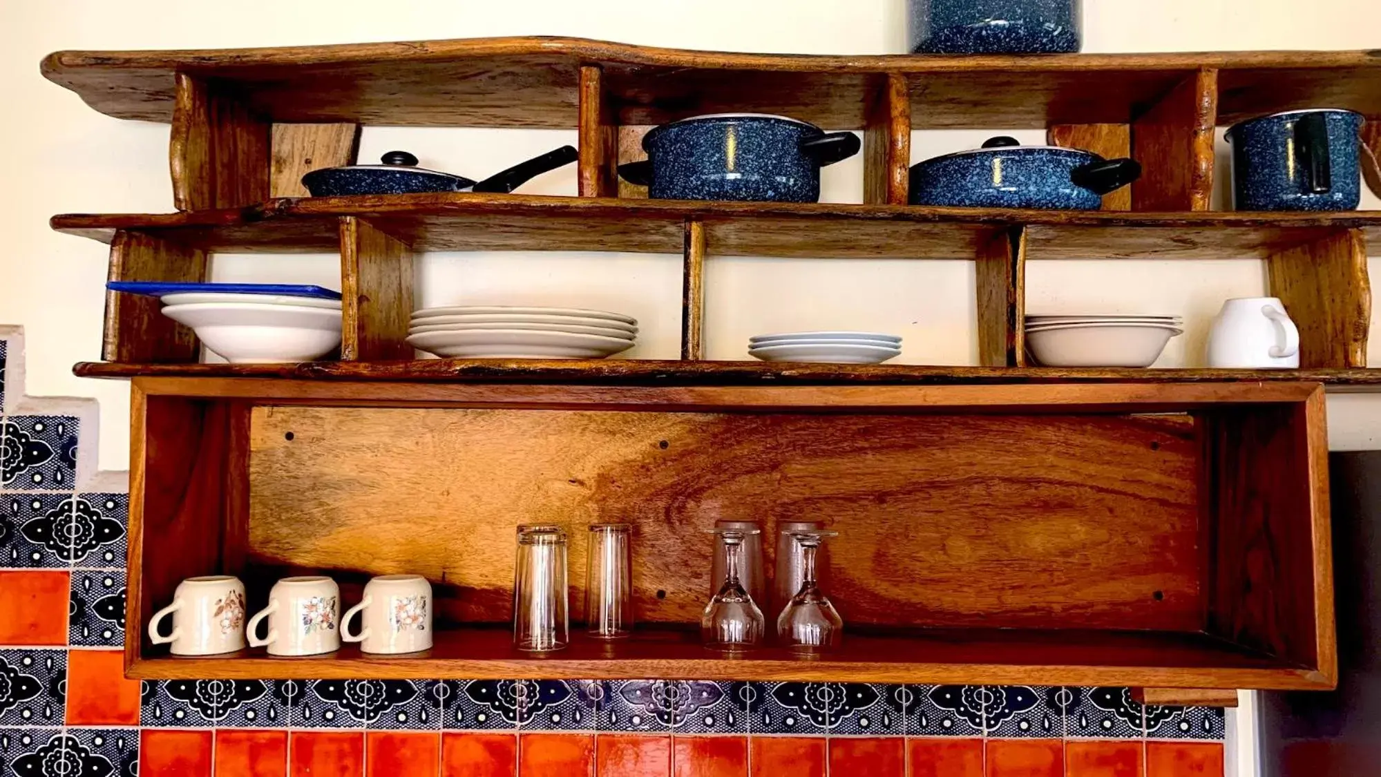 Kitchen or kitchenette, Bathroom in Hotel Casamar Suites