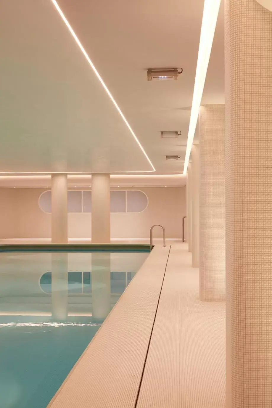 Pool view, Swimming Pool in SO Paris Hotel