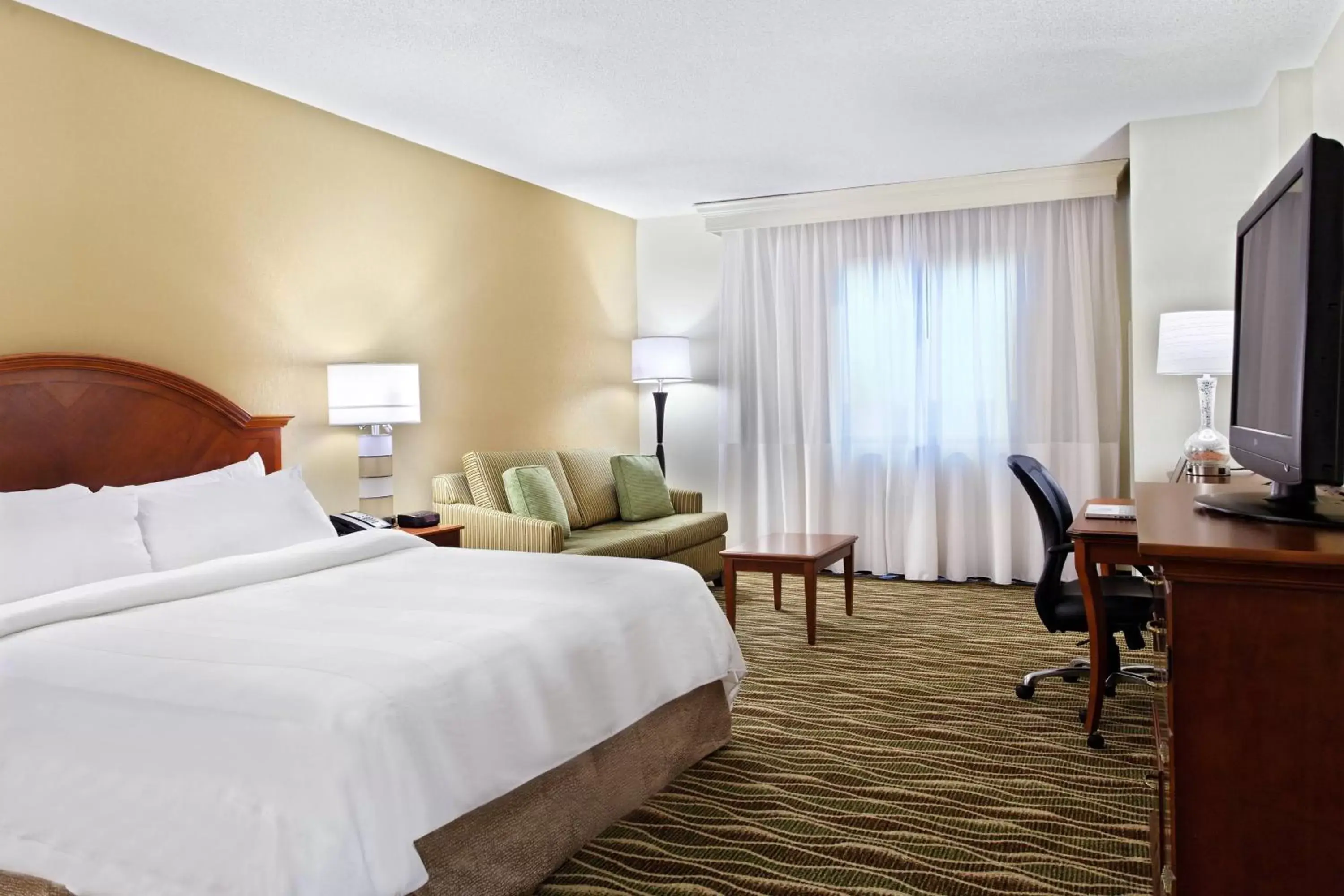 Photo of the whole room, Bed in Spartanburg Marriott