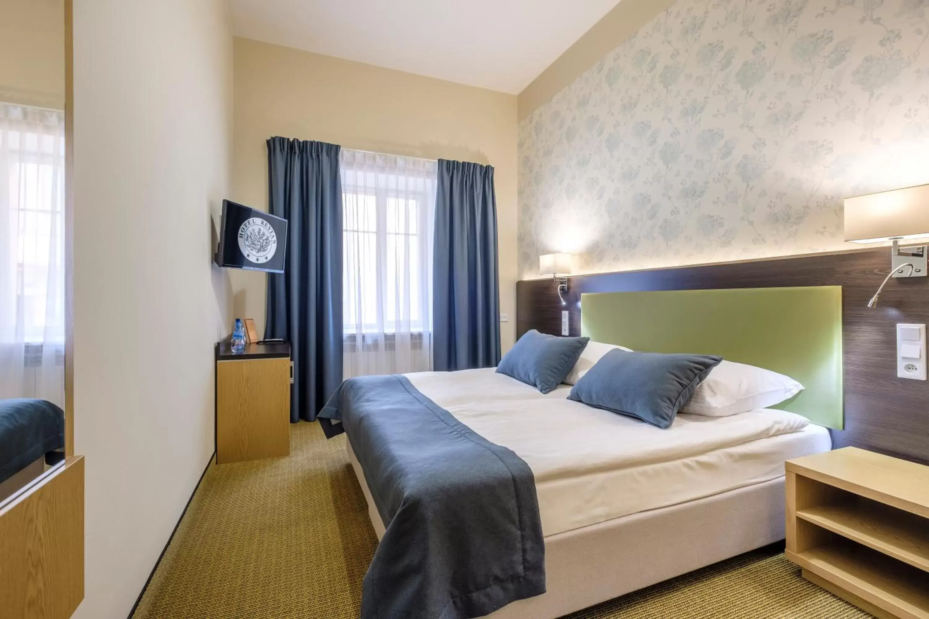 Bedroom, Bed in Hotel Reytan