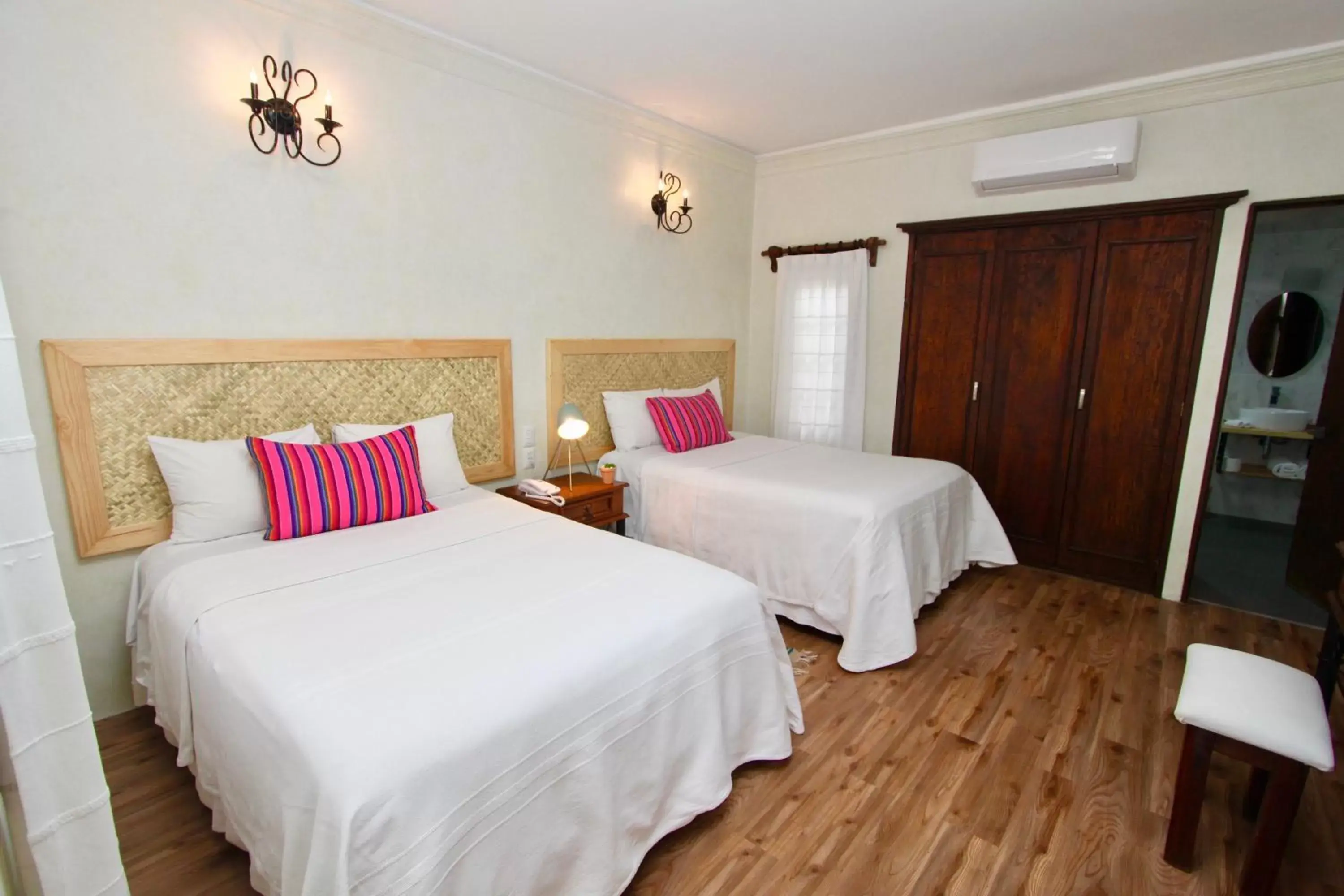 Photo of the whole room, Bed in Hotel Trébol