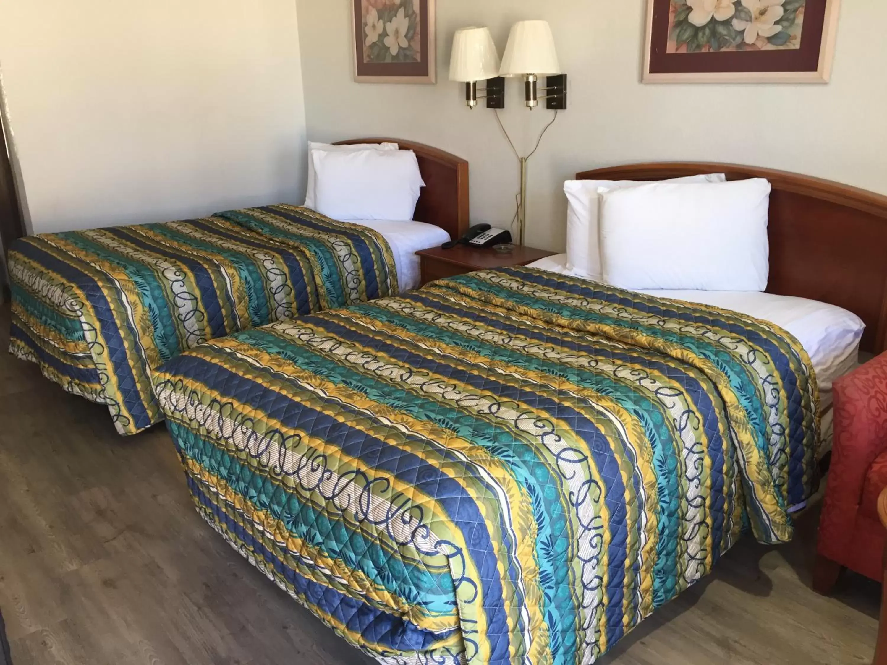 Bed in Colonial Inn