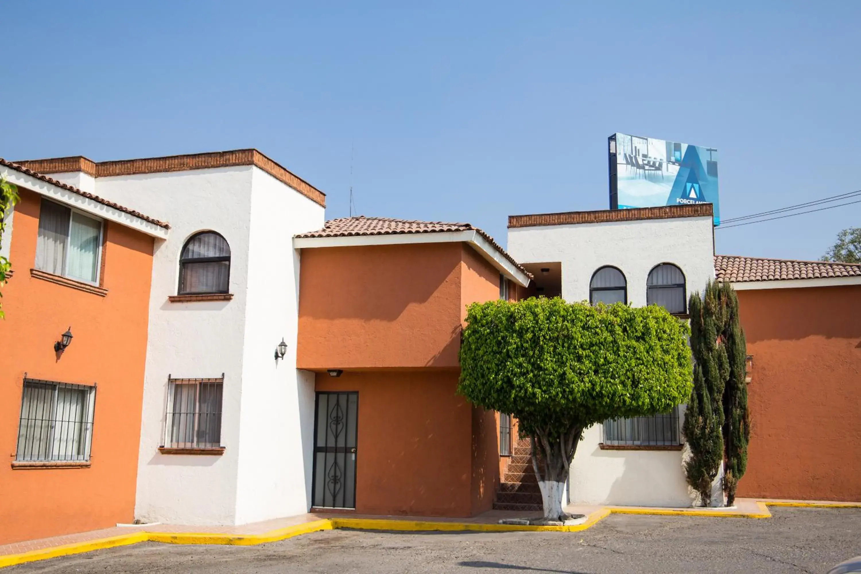 Property Building in Hotel & Suites Villa del Sol
